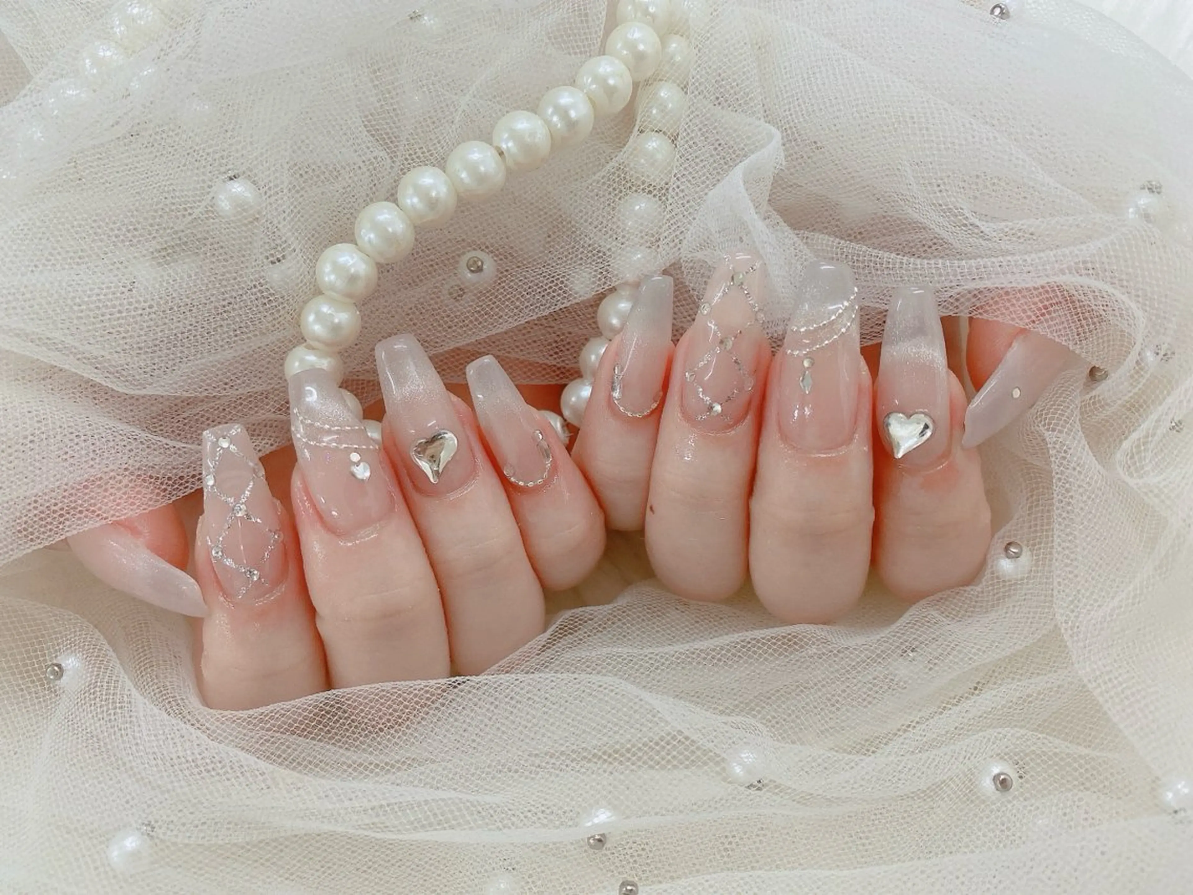 ネイル フレンチネイル マグネットネイル マグネットフレンチ ハンドネイル フットネイル ハンドケア HARUKA 長堀橋のネイルデザイン