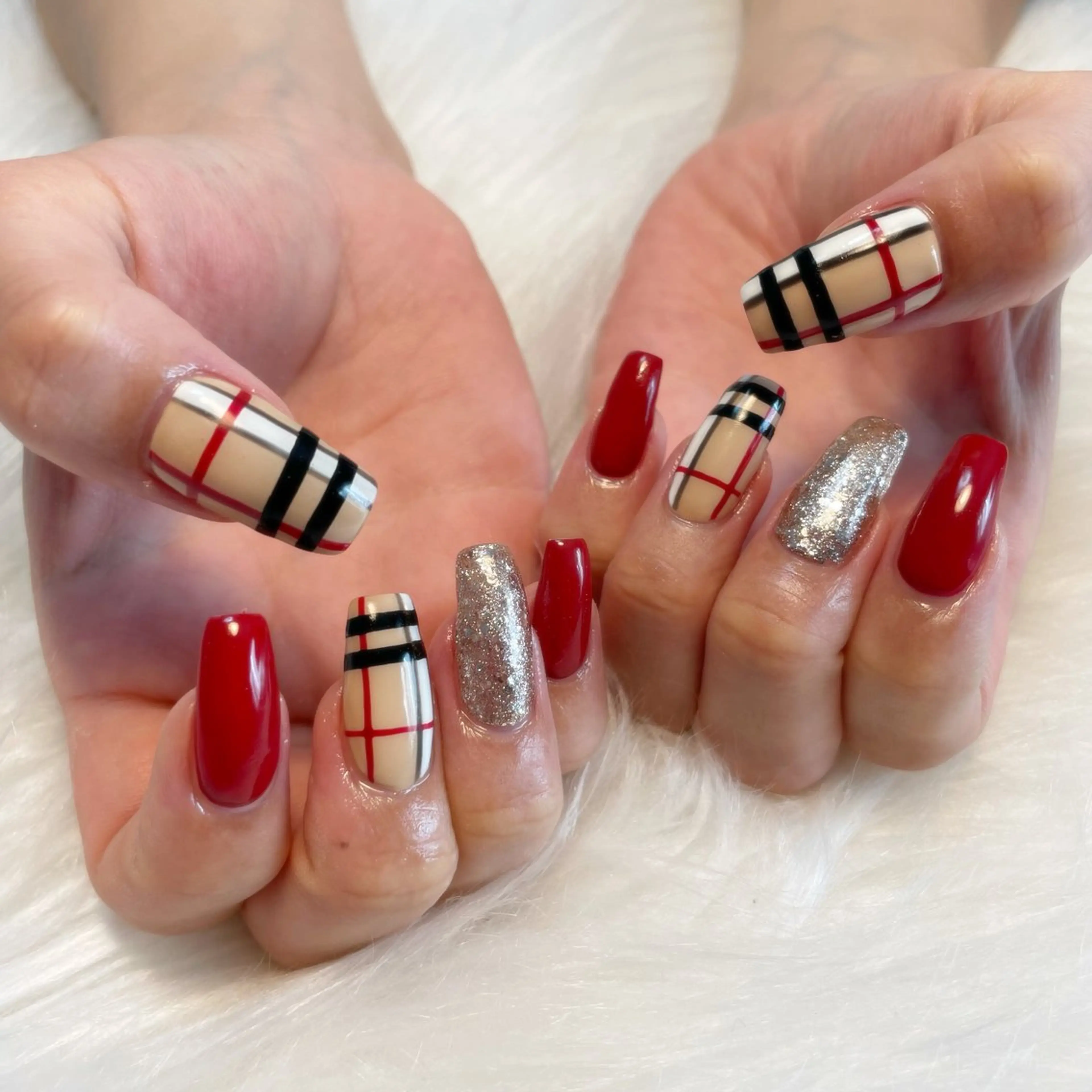 ネイル ハンドネイル ゴテゴテ💙ワンホン リオナのネイルデザイン