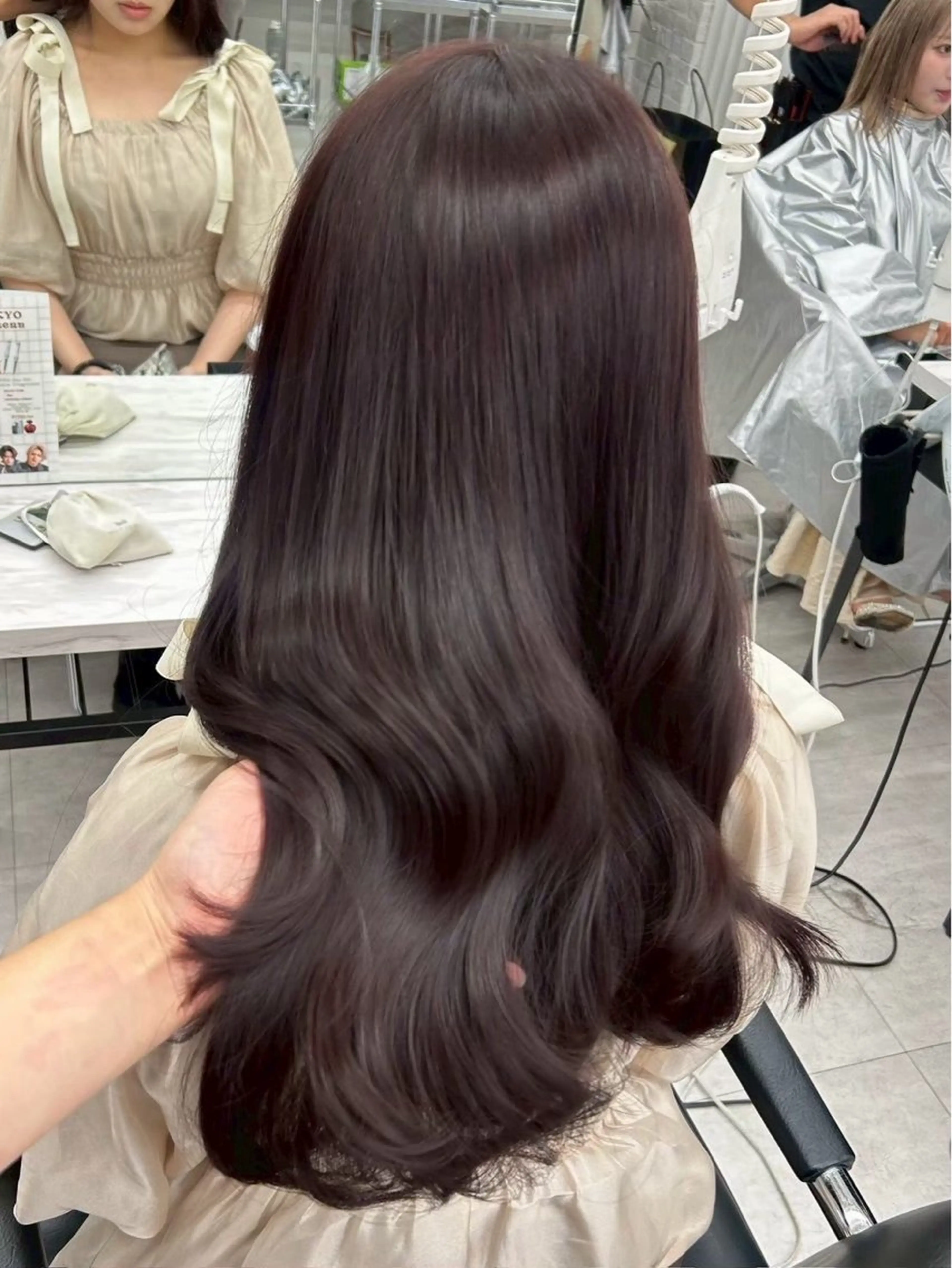 ロング 顔まわりレイヤー 顔周りカット ハッシュカット 髪質改善 韓国風ヘア ヘアカラー トリートメント 韓国ヘア🇰🇷／ 艶カラー鈴木萌愛🩶のヘアスタイル