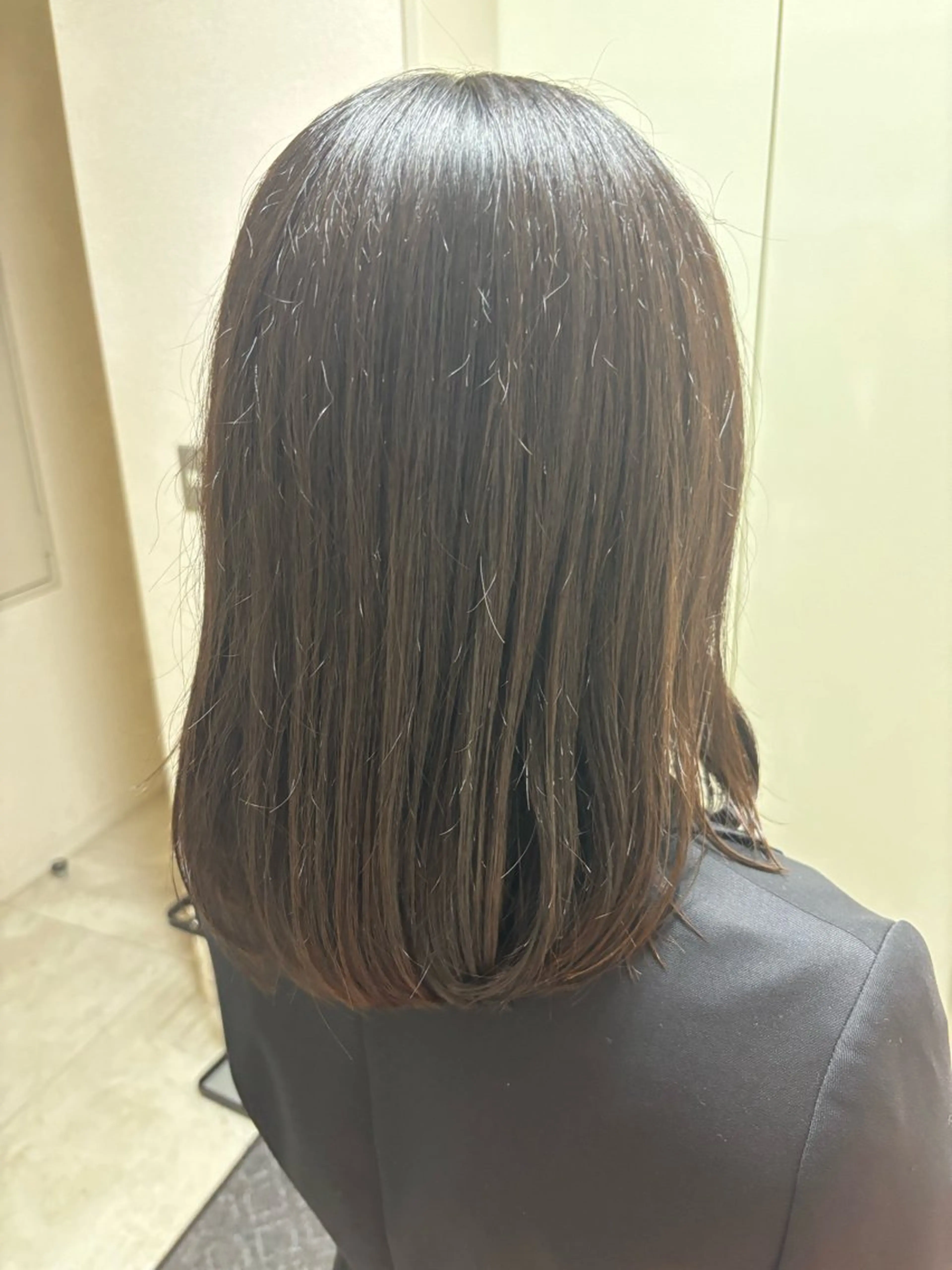 ミディアム 成田 楓のヘアスタイル