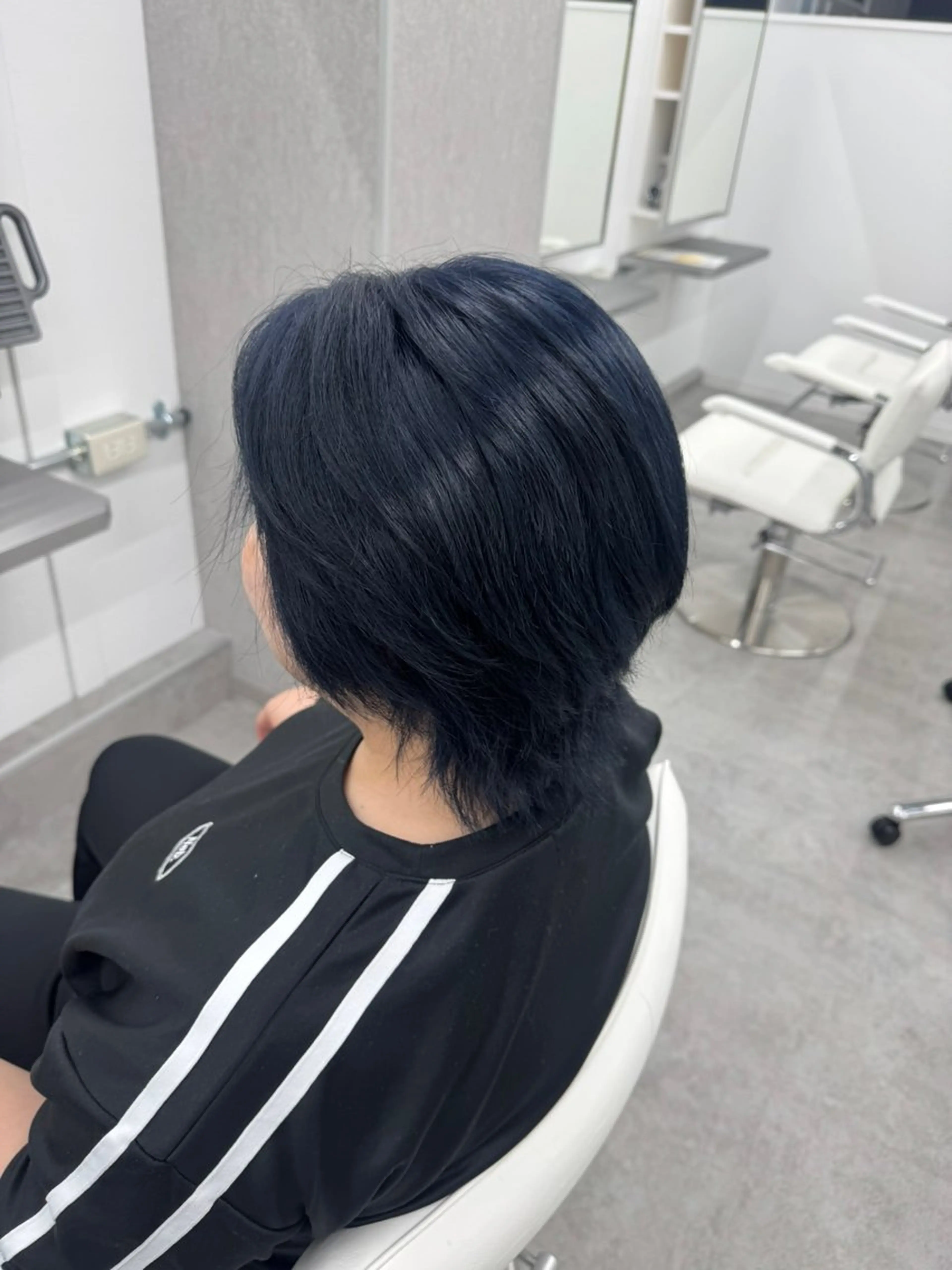 ショート カラー 🕯コバ/レイヤー/ 透明感/縮毛🕯のヘアスタイル