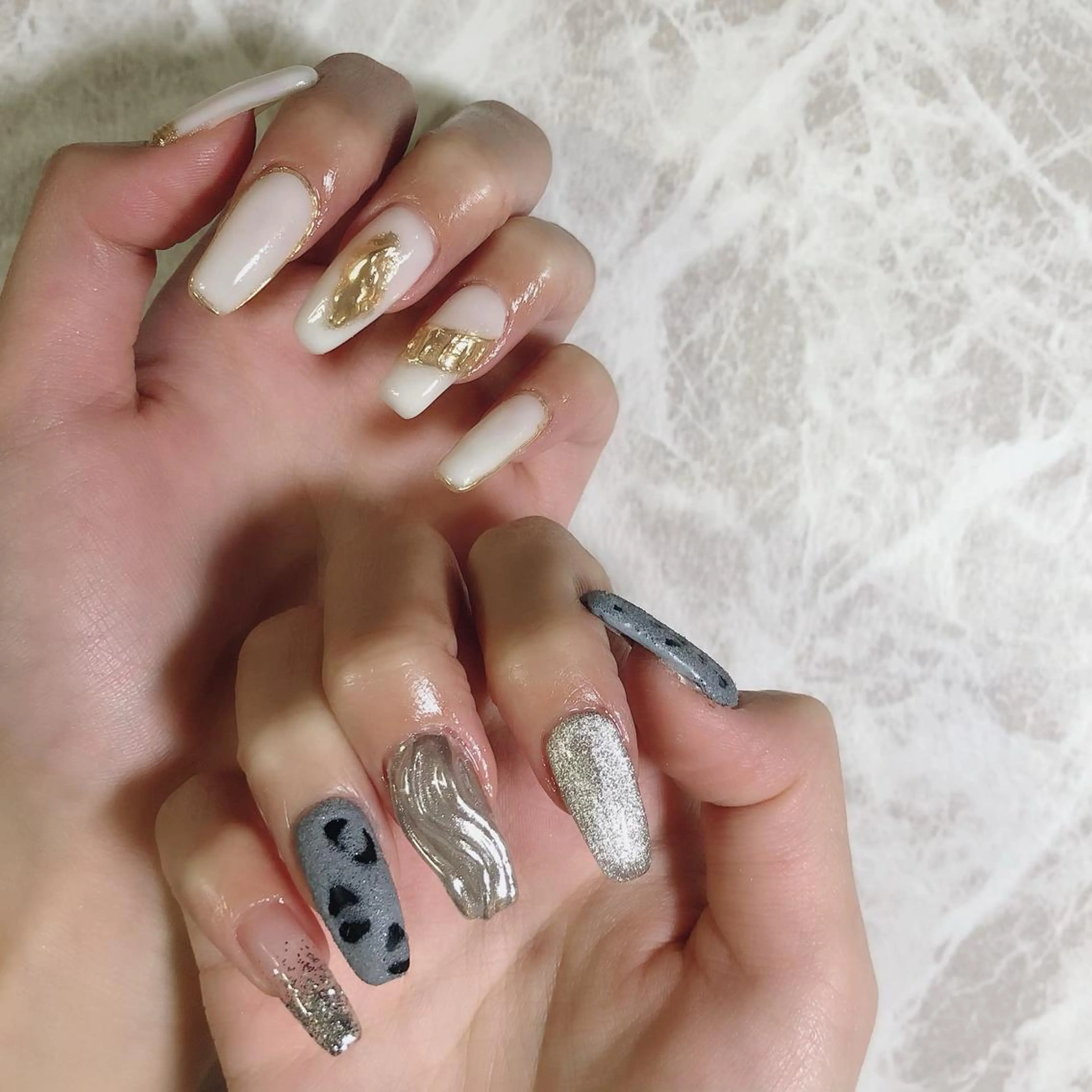 ネイル フットネイル フレンチネイル ジェルネイル ラメ(グリッター) ラメグラデーション NEO Beauty Salon所属・𝐍𝐄𝐎 𝐉𝐔𝐑𝐈のネイルデザイン