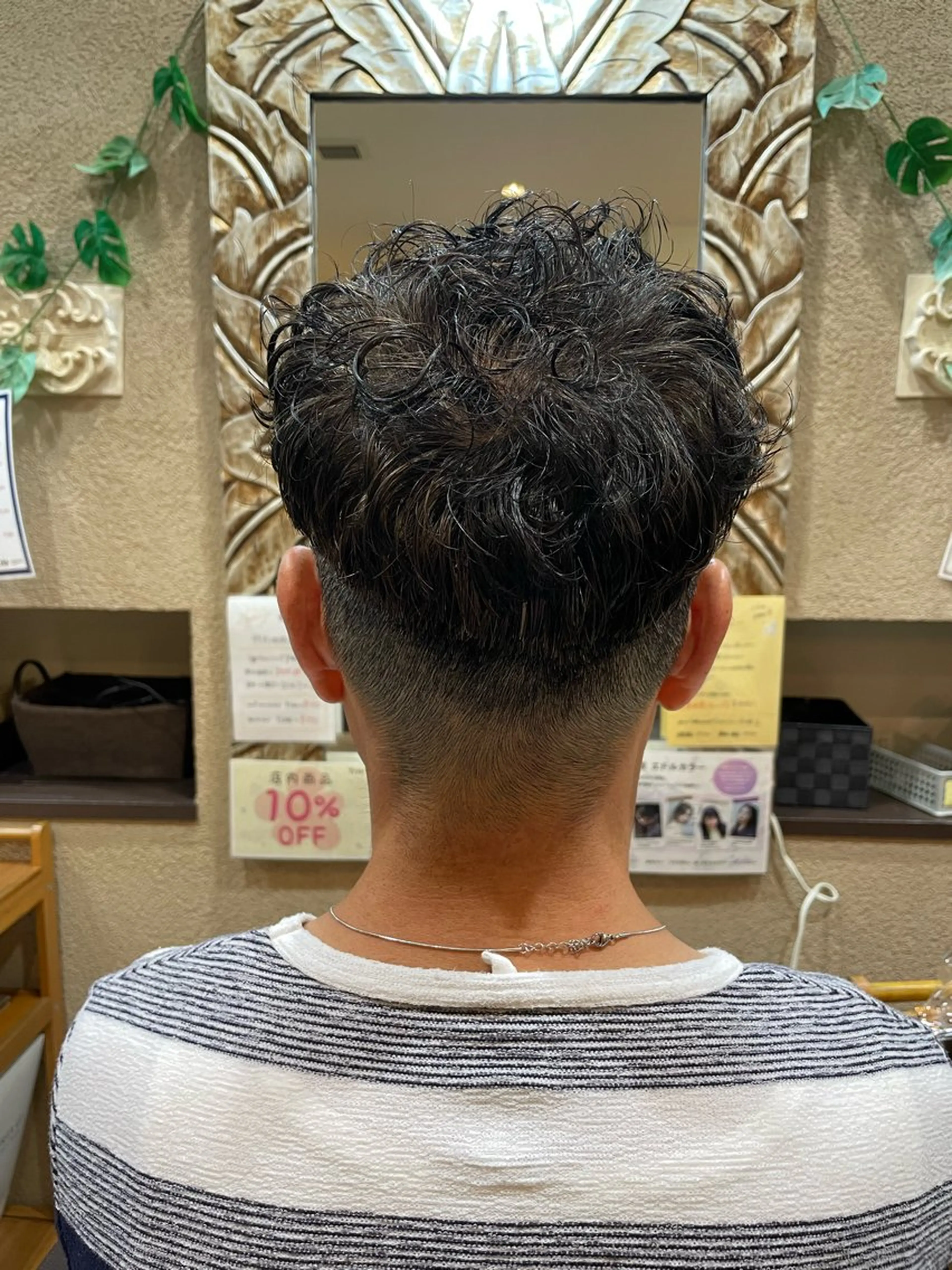 パーマ メンズ 刈り上げ カット パーマ 勘場 万菜華のヘアスタイル