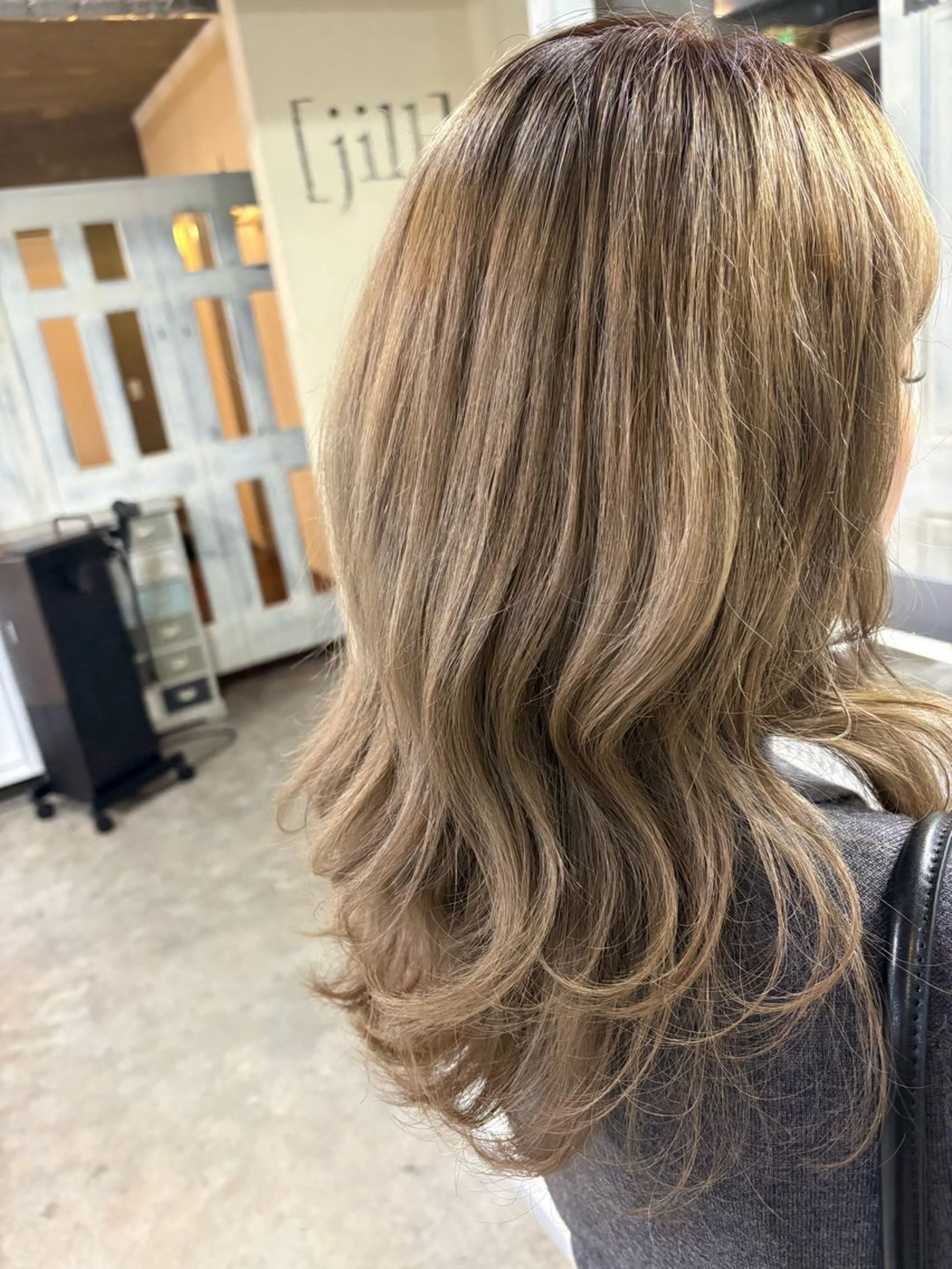 セミロング チャプター那覇所属・チャプター 那覇店のヘアスタイル