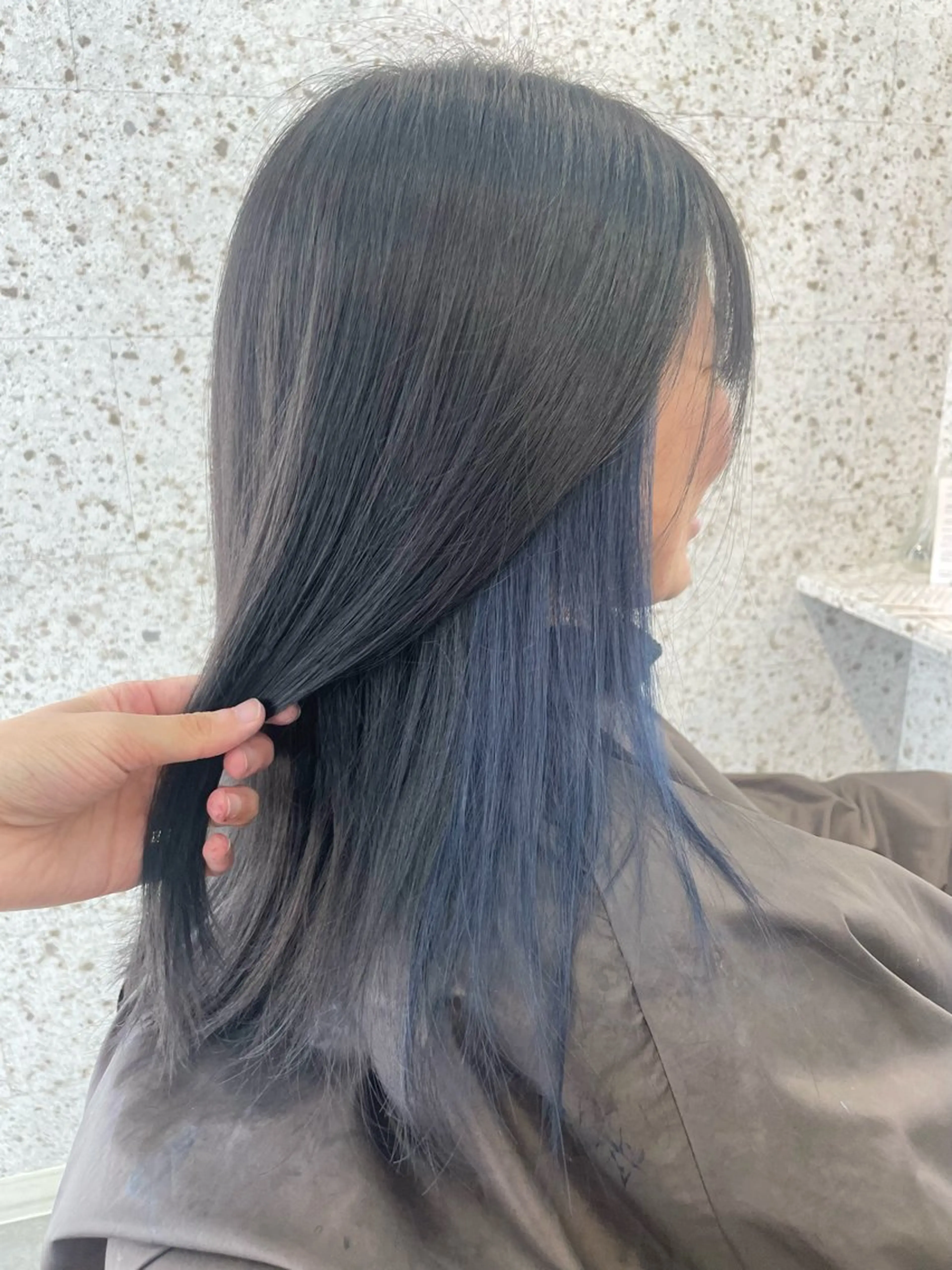 セミロング カラー ブルーカラー lani hair salon所属・SHOTO ハイトー ン/デザインカラーのヘアスタイル