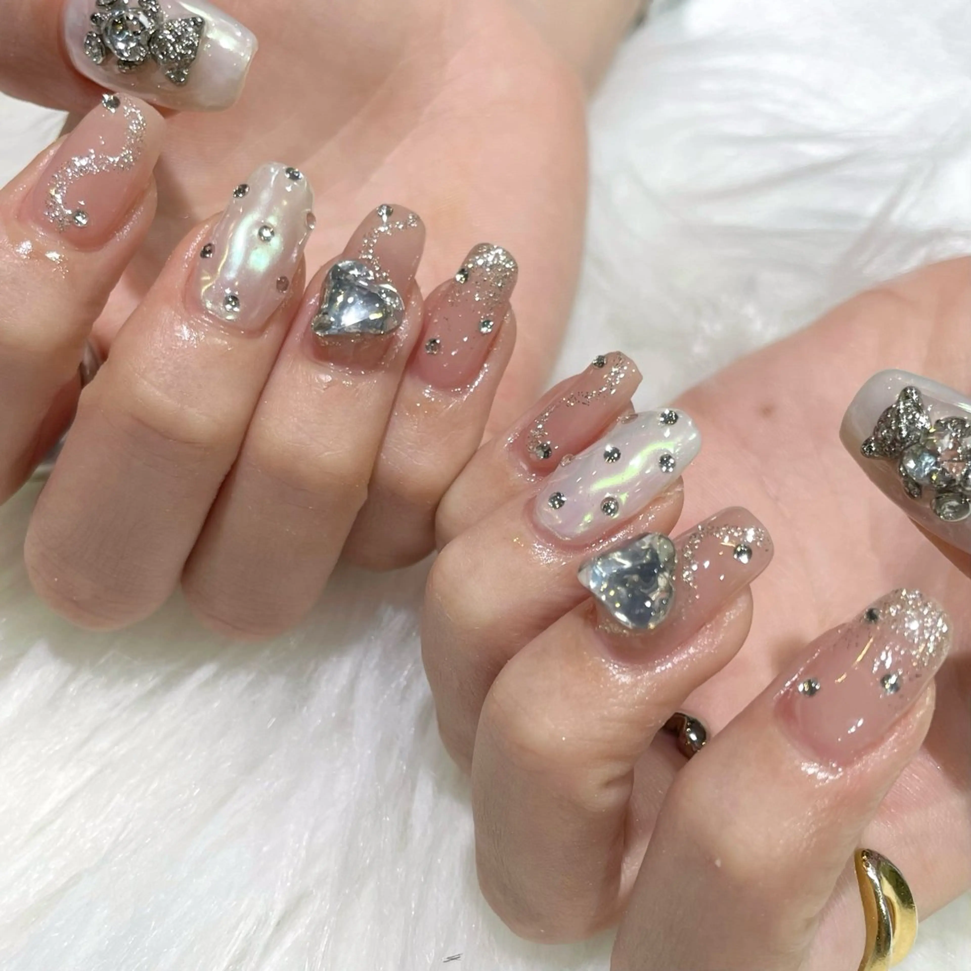 ネイル オーロラネイル ゴージャス キラキラネイル ピンク ハンドネイル jujur HARUKA🌸のネイルデザイン