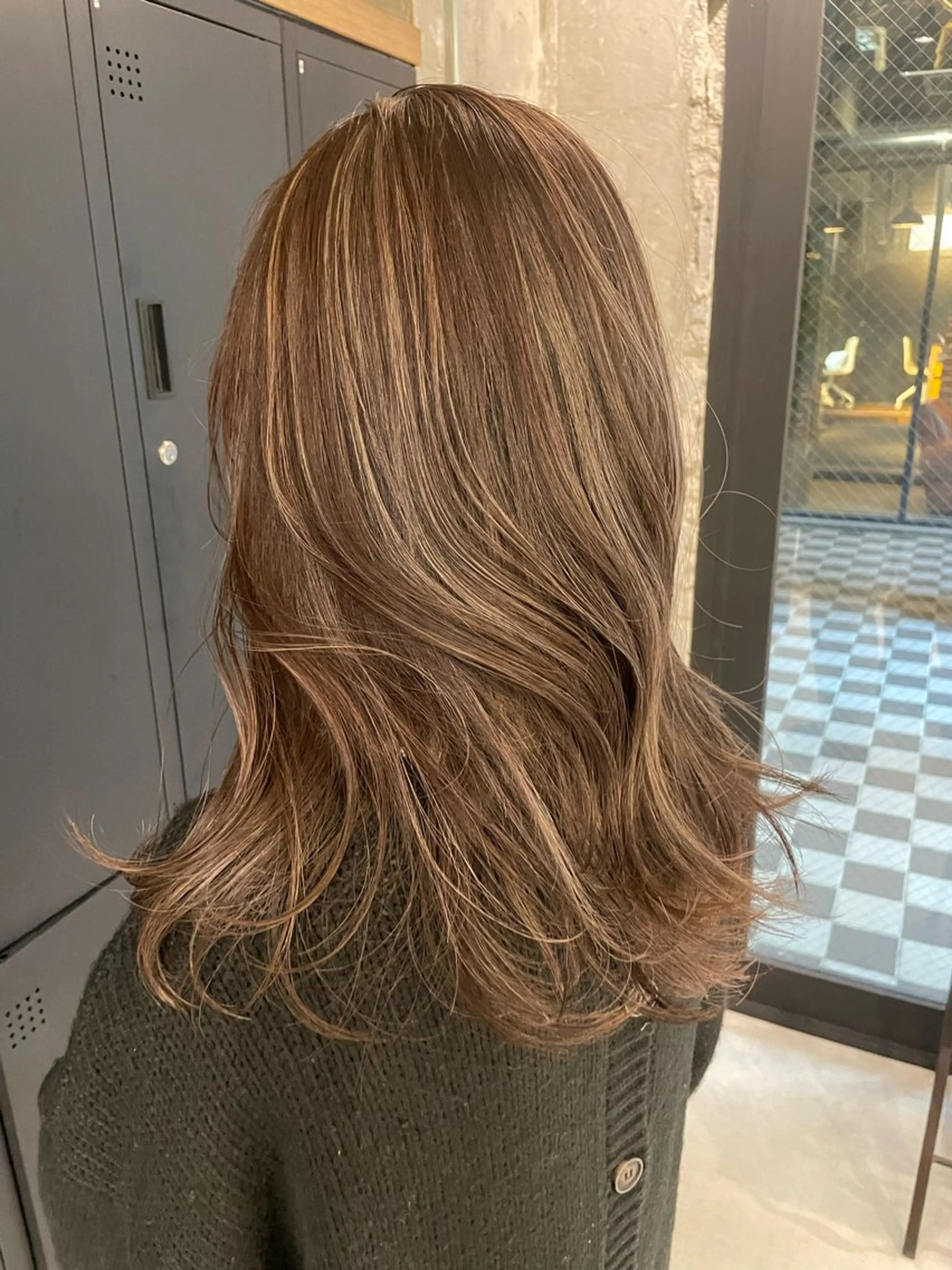 セミロング ヘアカラー 🌊ハイライト Rizu🌊のヘアスタイル