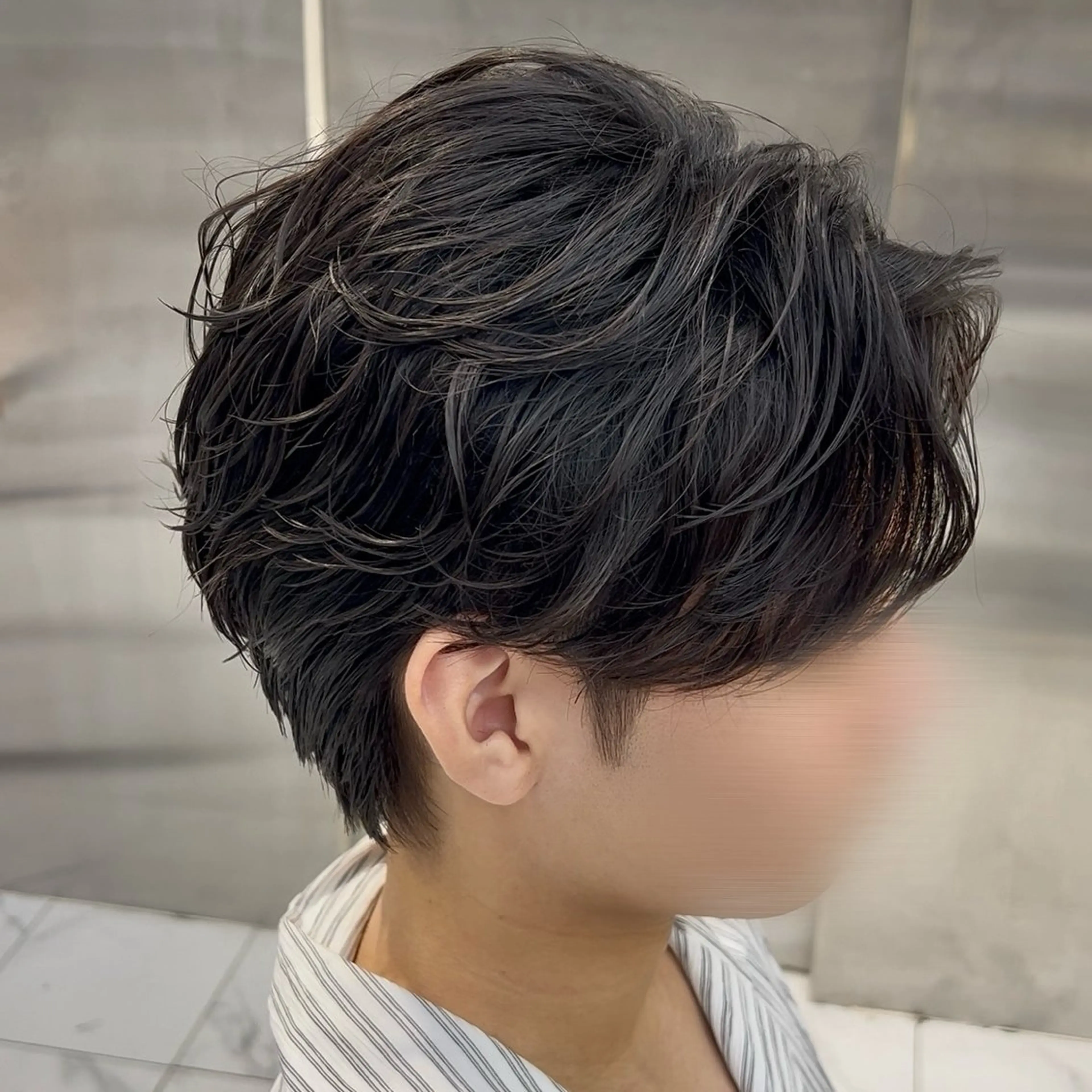 ミディアム パーマ メンズ ミディアムパーマ フェザーパーマ メンズパーマ カット パーマ クロスパーマ×曲がる 縮毛矯正🫧あゆみのヘアスタイル