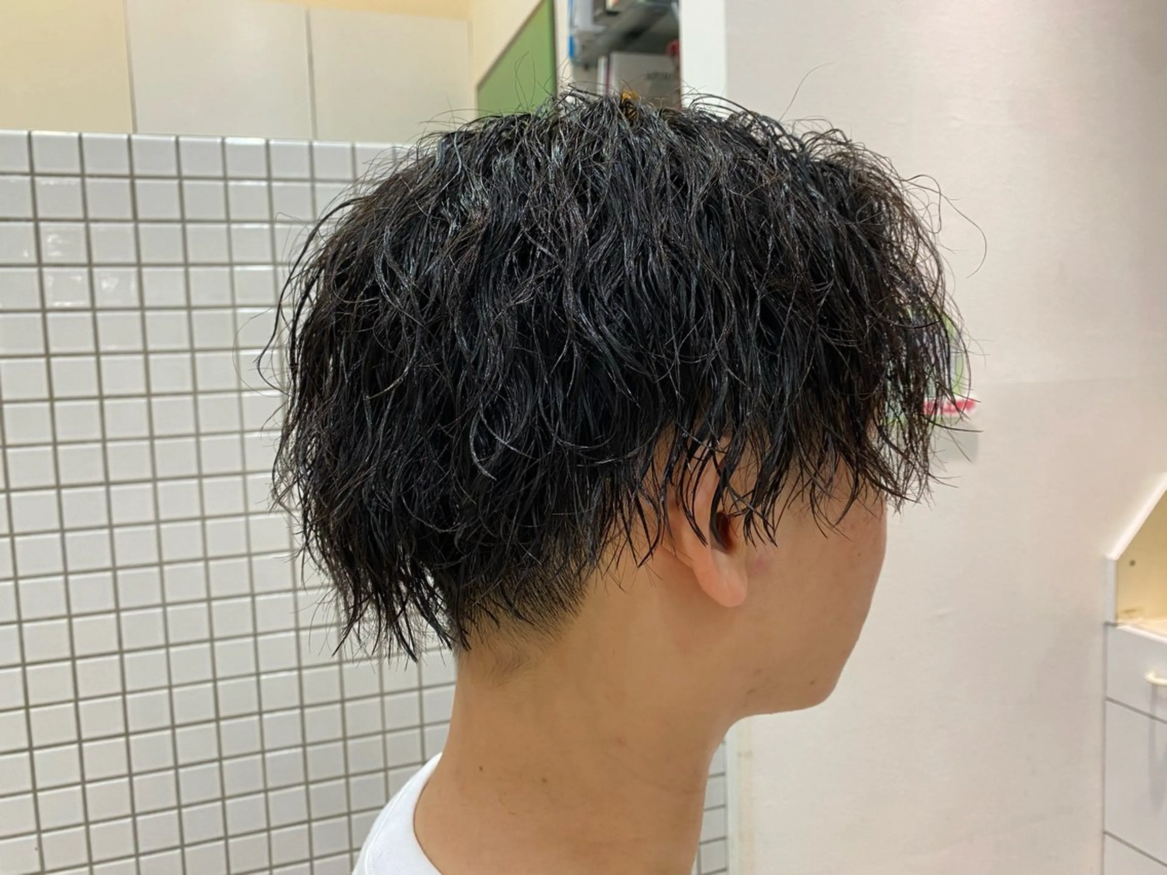 ミディアム メンズ ミディアムパーマ メンズパーマ カット パーマ 志厳/メンズ特化 /メンズパーマのヘアスタイル