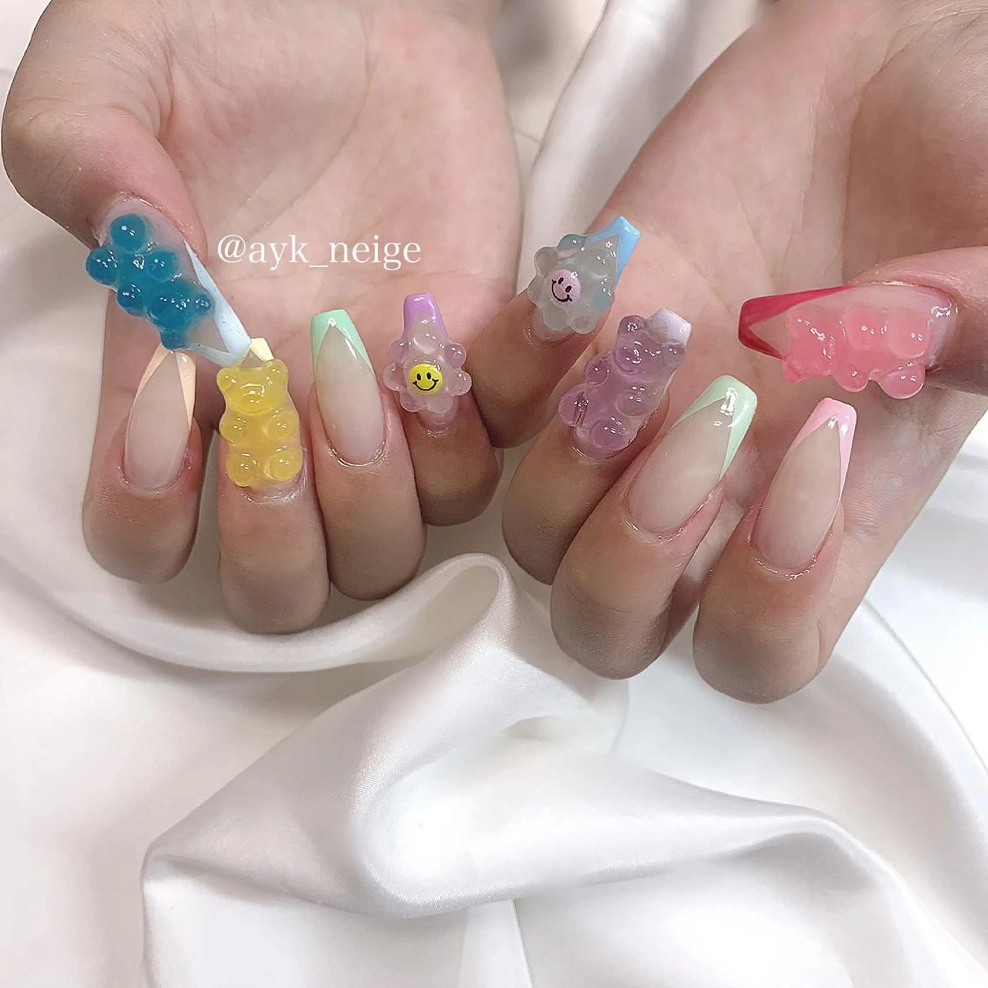 ネイル オーロラネイル フットネイル ハート キラキラネイル 韓国ネイル n'eige nail所属・大谷 綾香のネイルデザイン