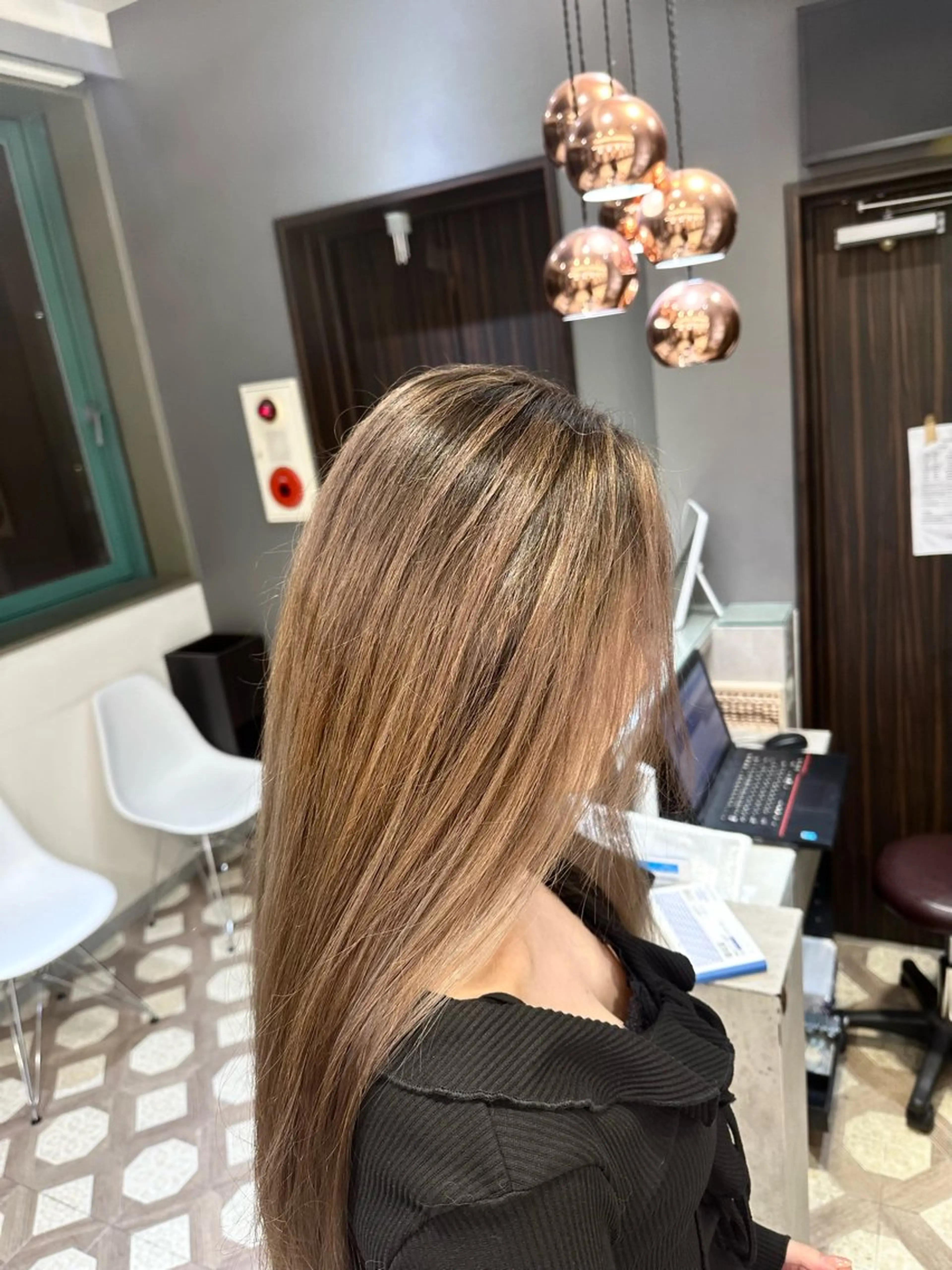 ロング カラー カット ヘアカラー トリートメント 誠也/唯一無二の ルーツカラーのヘアスタイル