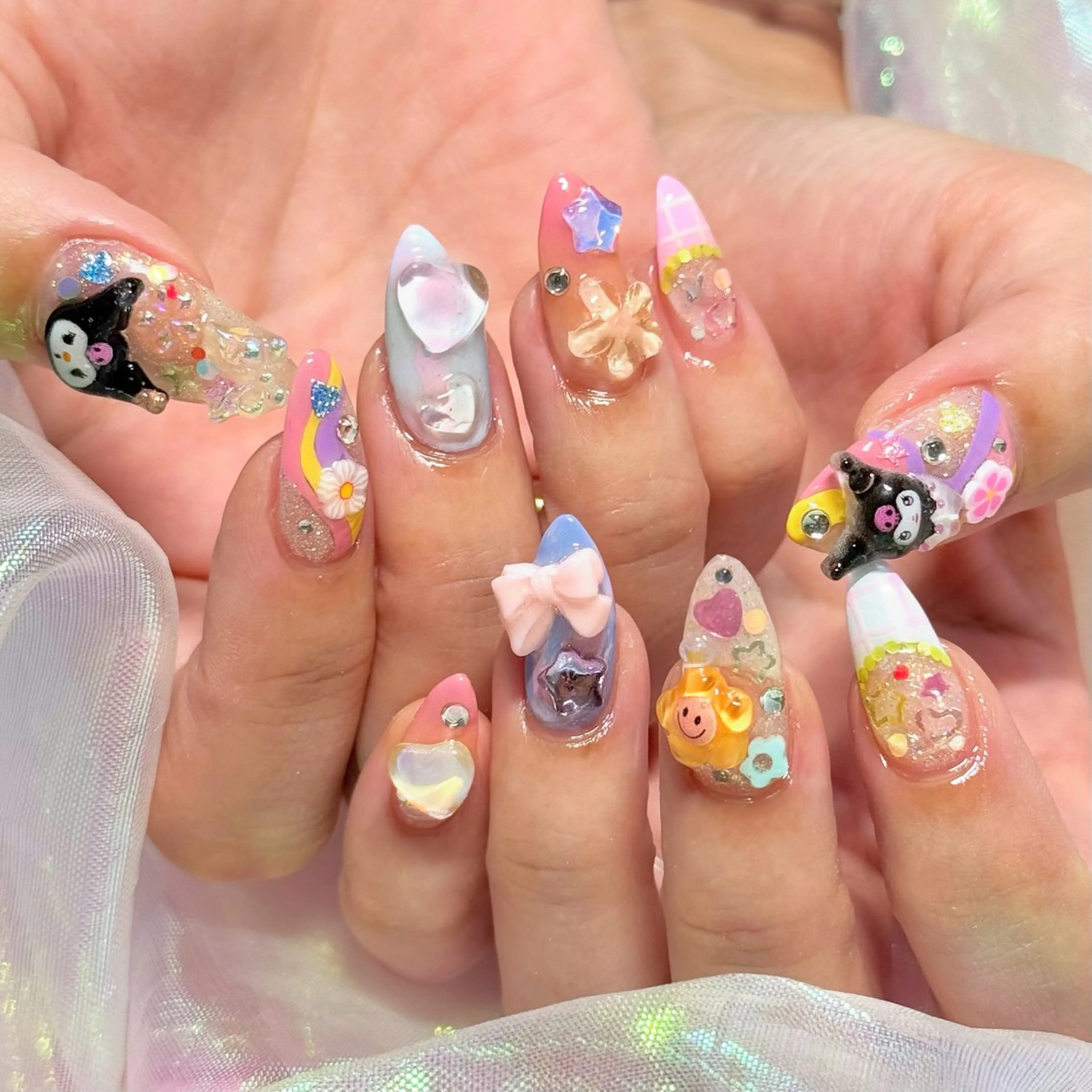 ネイル ハンドネイル OKIKA所属・【OKIKA】 らん🦖🌈🧡のマツエク・マツパデザイン