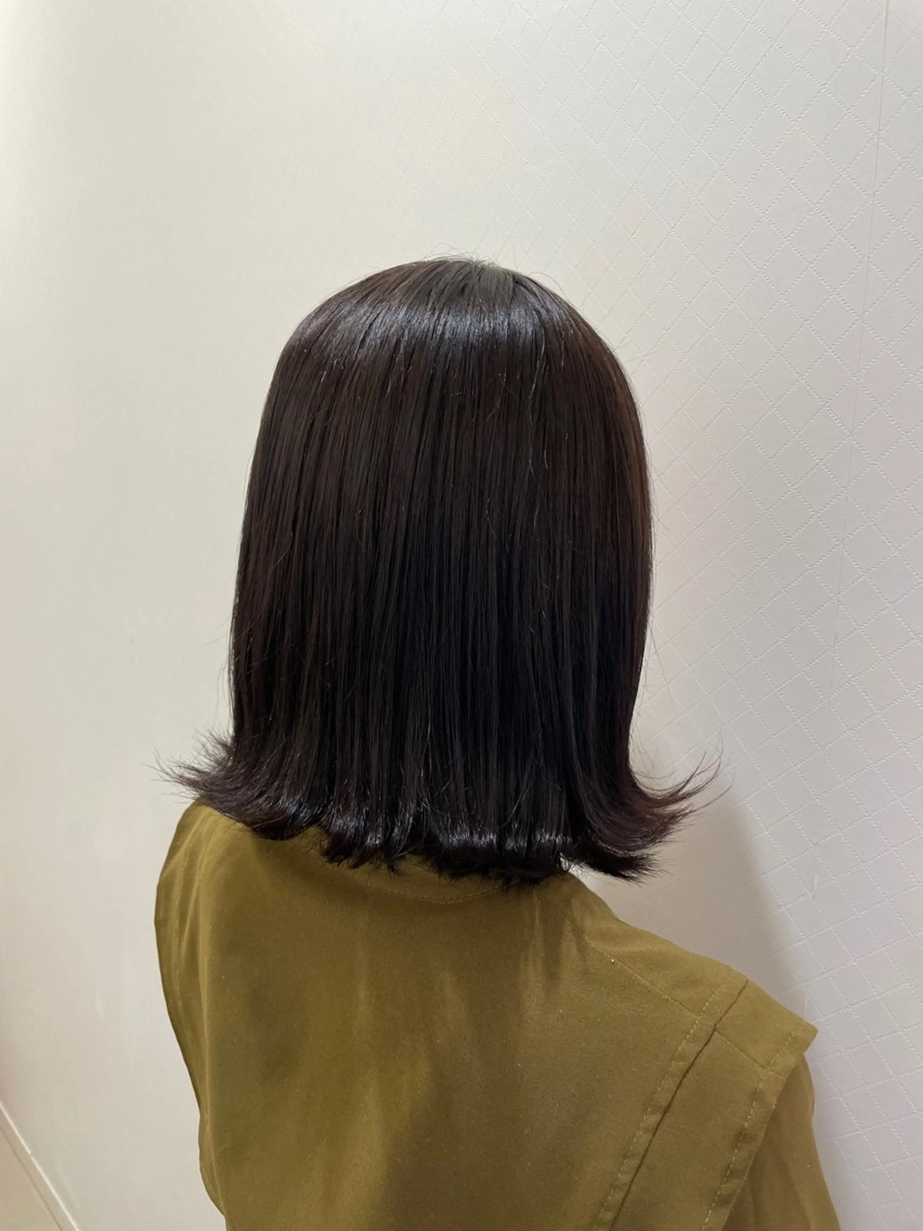 ショート カラー カット 井上 愛里のヘアスタイル