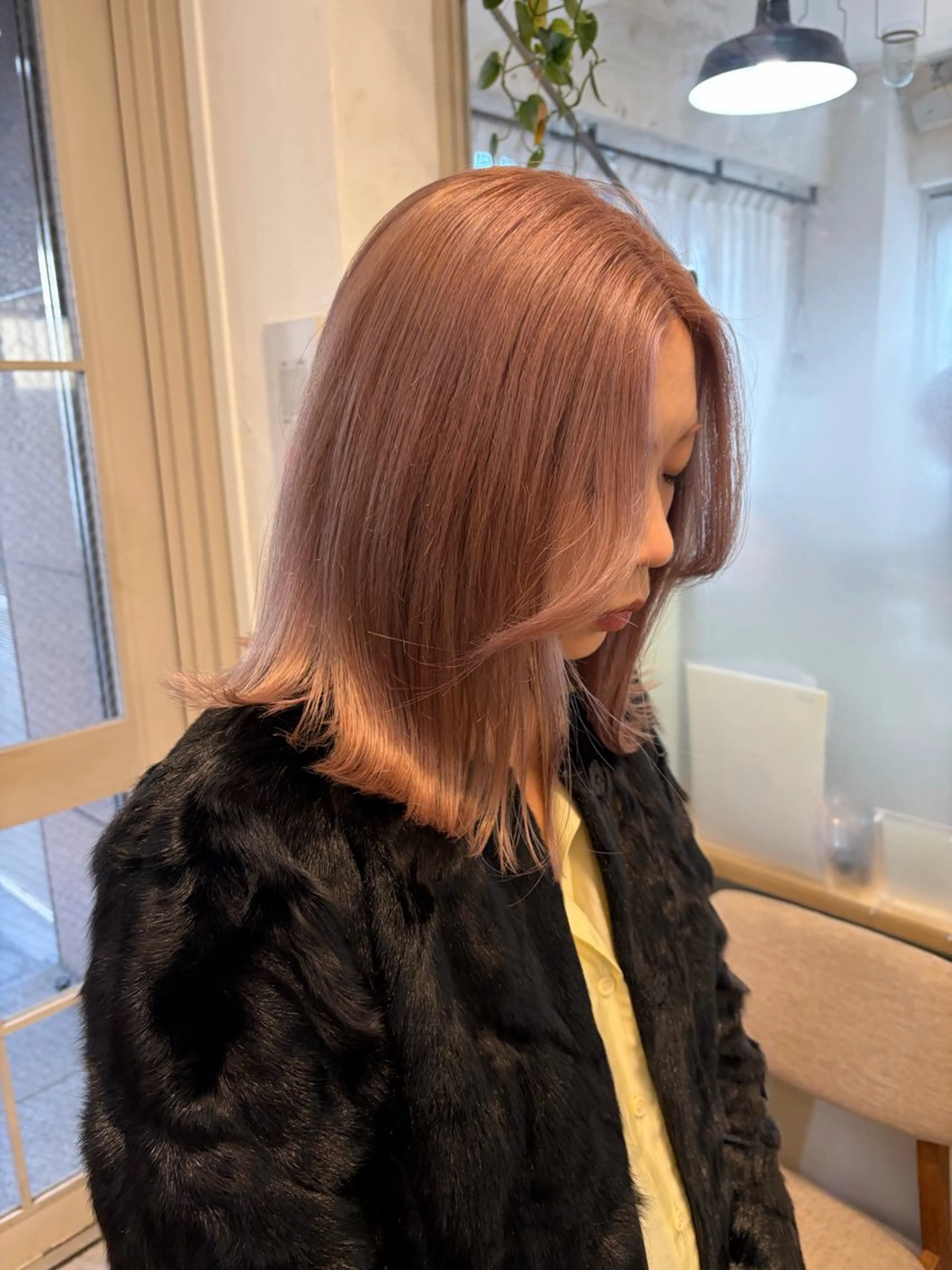 ミディアム カラー ミルクティー× グレージュMOMOのヘアスタイル