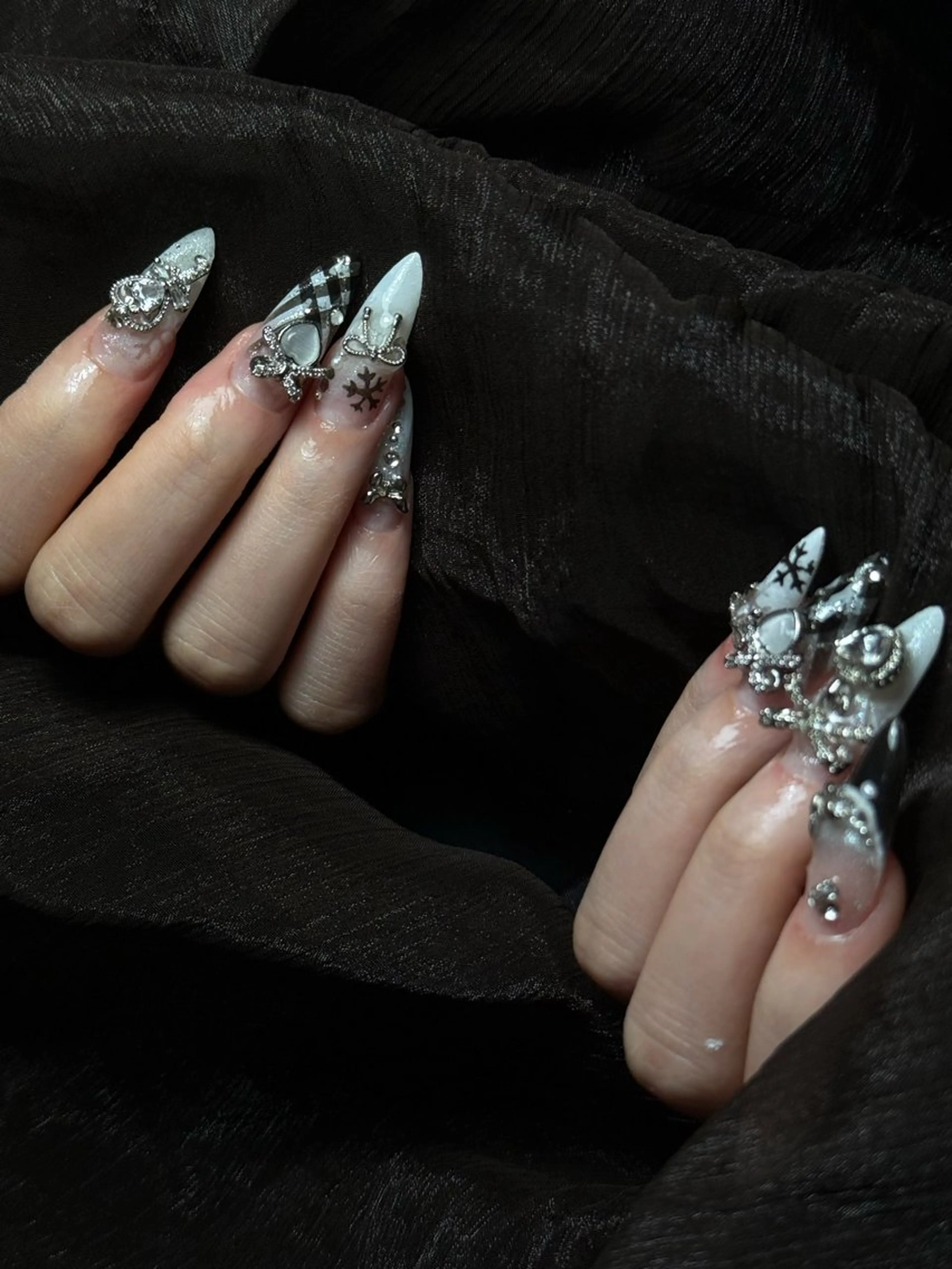 セミロング Tsukimi nail所属・シ シのネイルデザイン