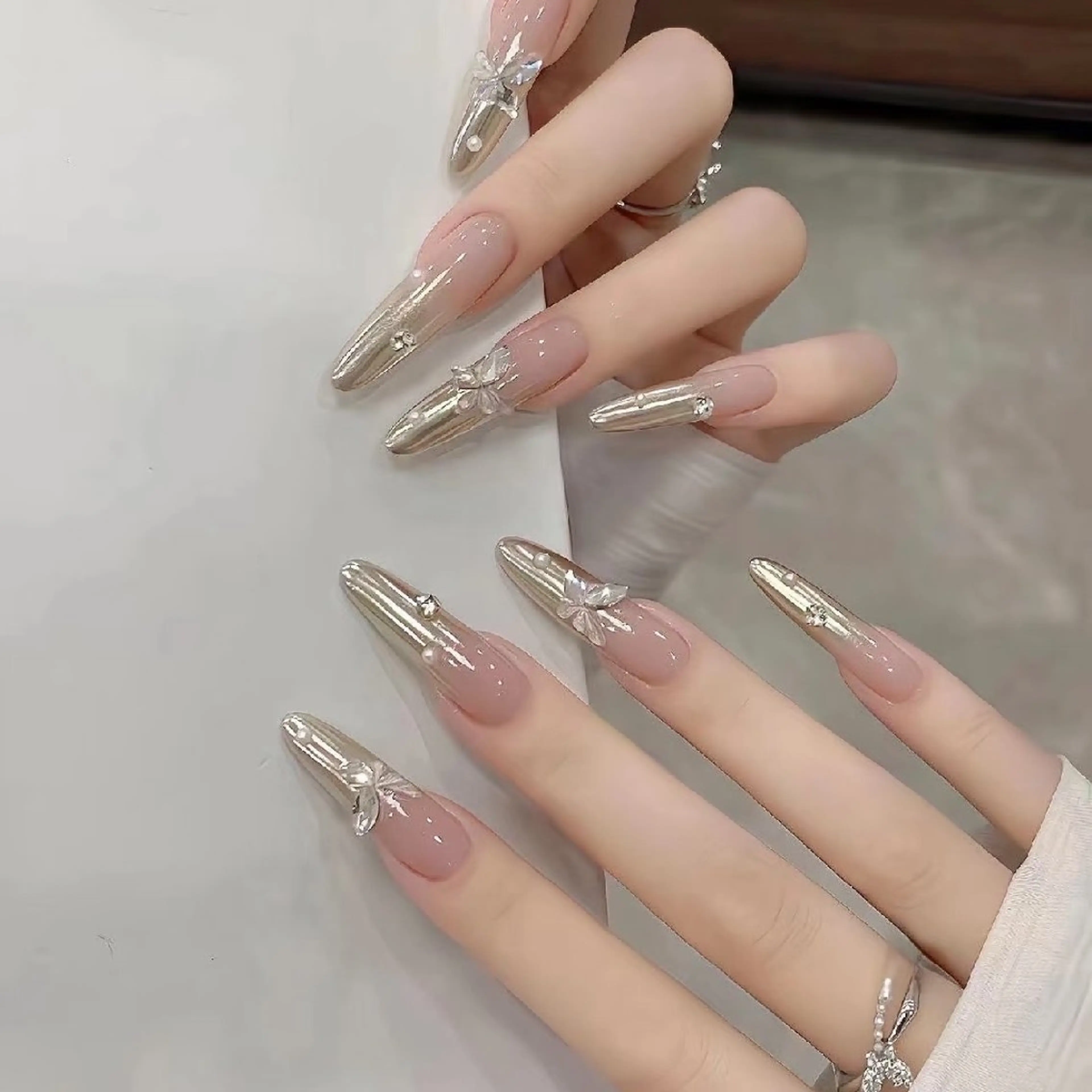 ネイル 鈴木 彩星のネイルデザイン