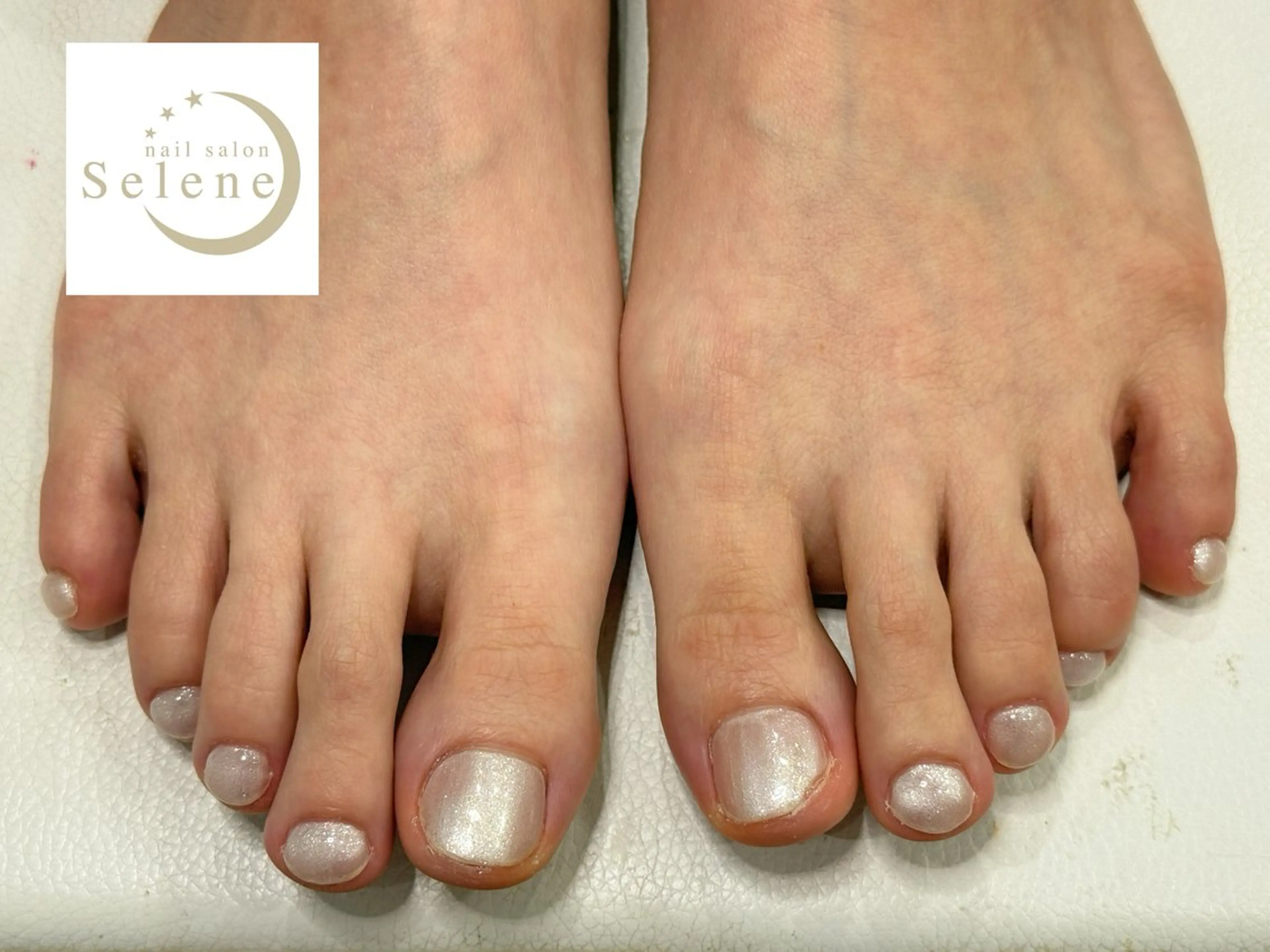 ネイル ラメ(グリッター) ホワイト ♡O. Miki♡のネイルデザイン