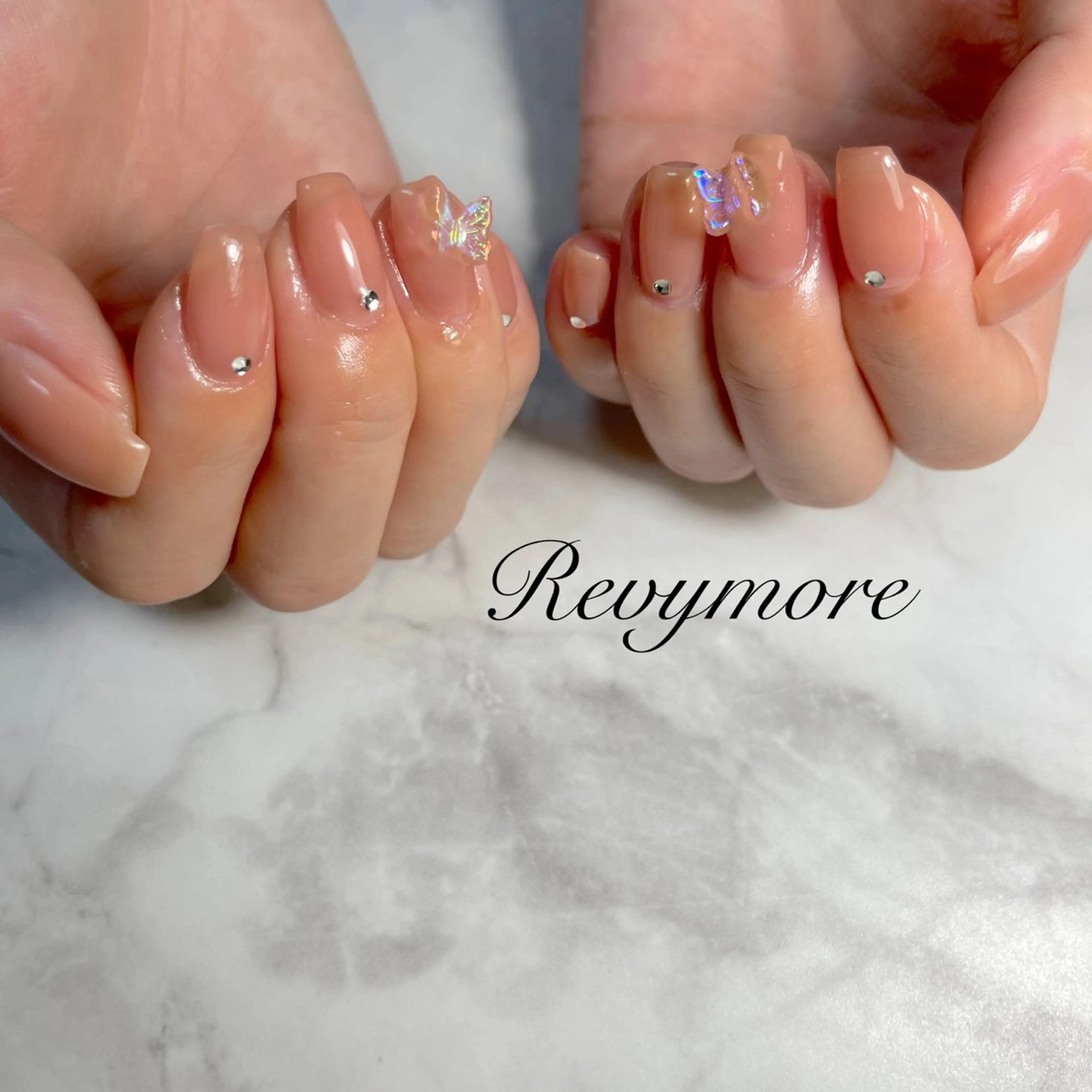 ネイル ジェルネイル ニュアンスネイル オフィスネイル シンプルネイル ブライダルネイル nail salon Revymore所属・nail salon Revymoreのネイルデザイン