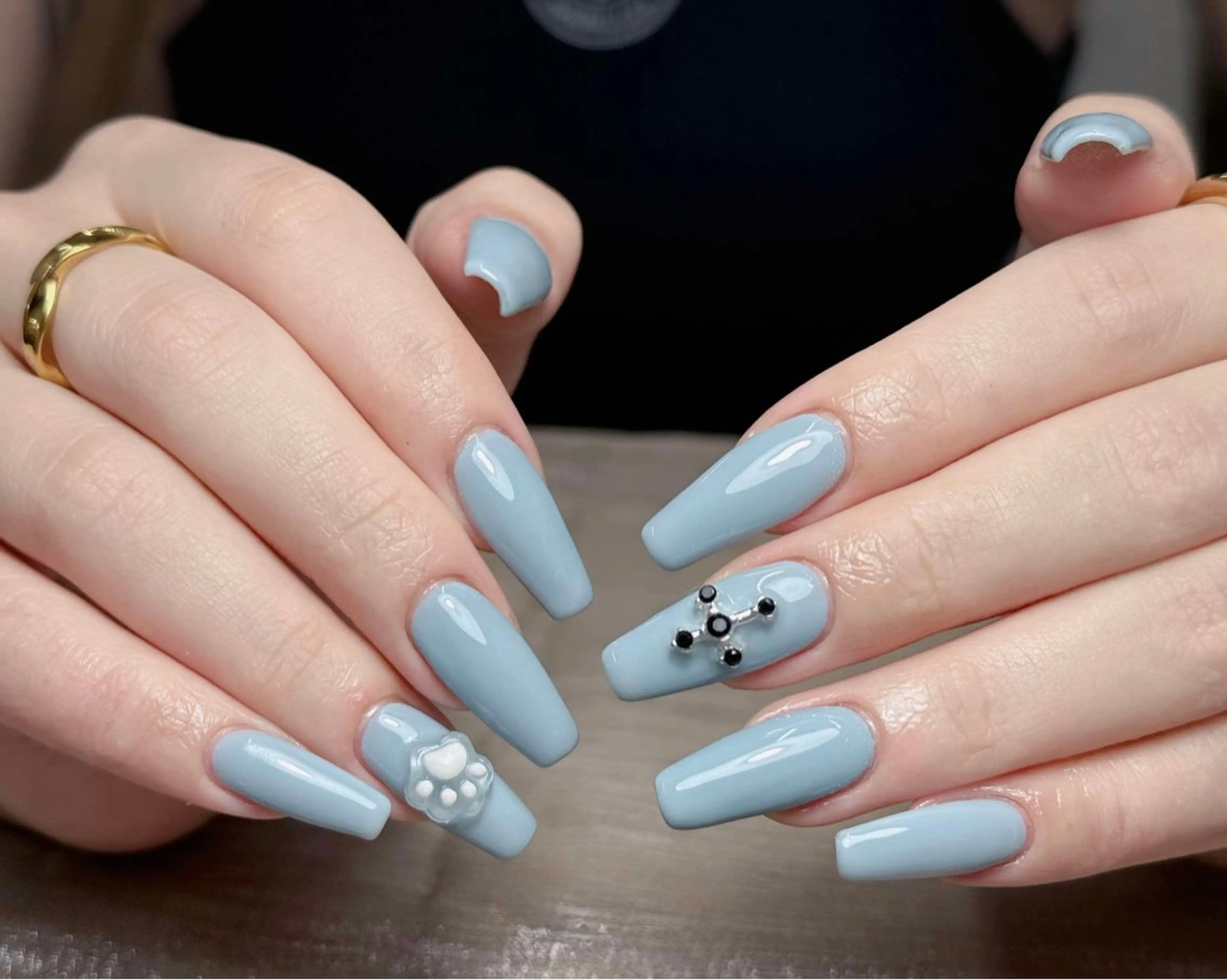 【New Openキャンペー中・チップ長さ出し】ワンカラー・ラメグラ+パーツ2個 ¥8500→¥5800 (オフ選択)の写真