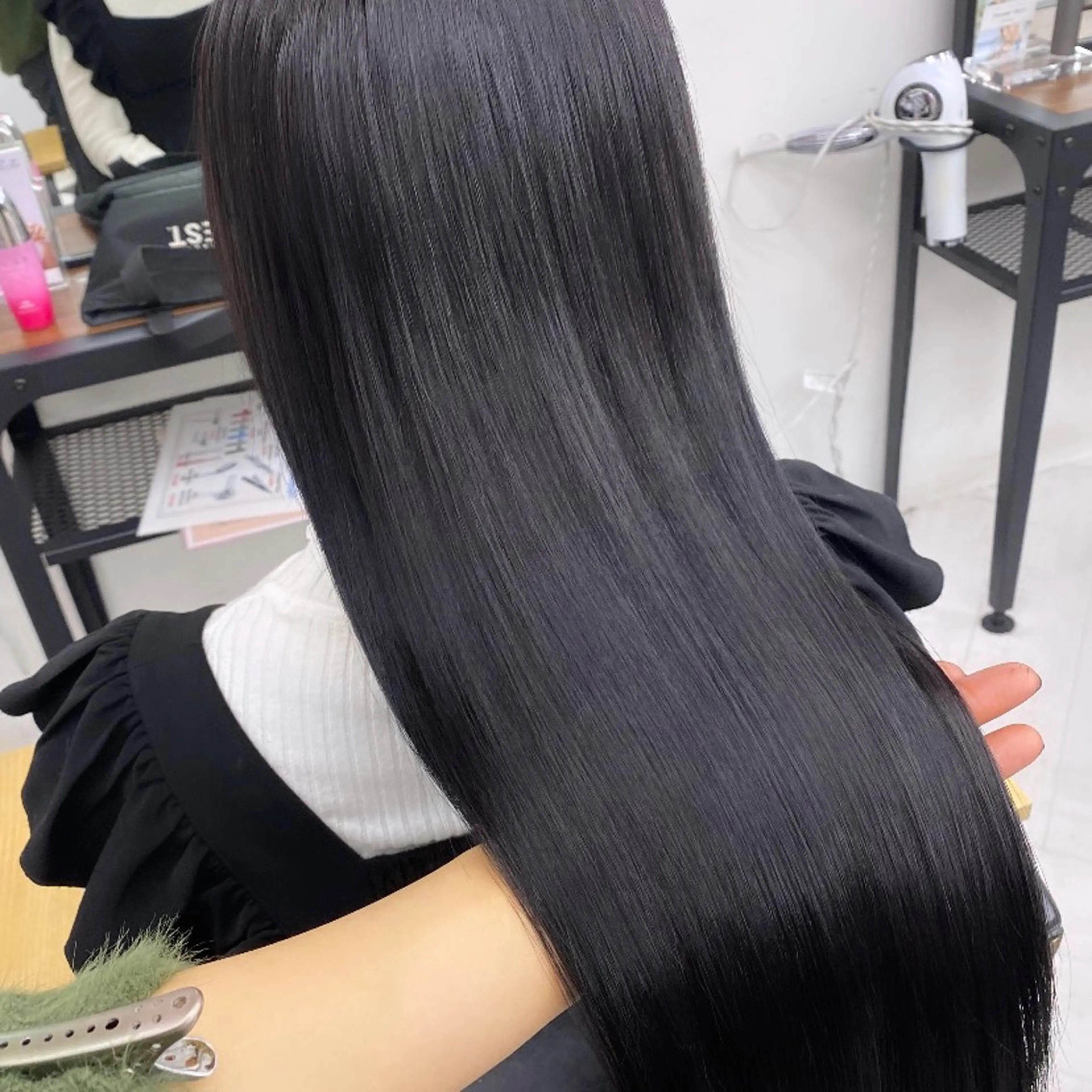 ロング カラー ブリーチ ケアブリーチ 透明感カラー ハイトーンカラー 韓国風カラー emu所属・けいこ🍊ニュアンス ネイル/個性派ネイルのネイルデザイン