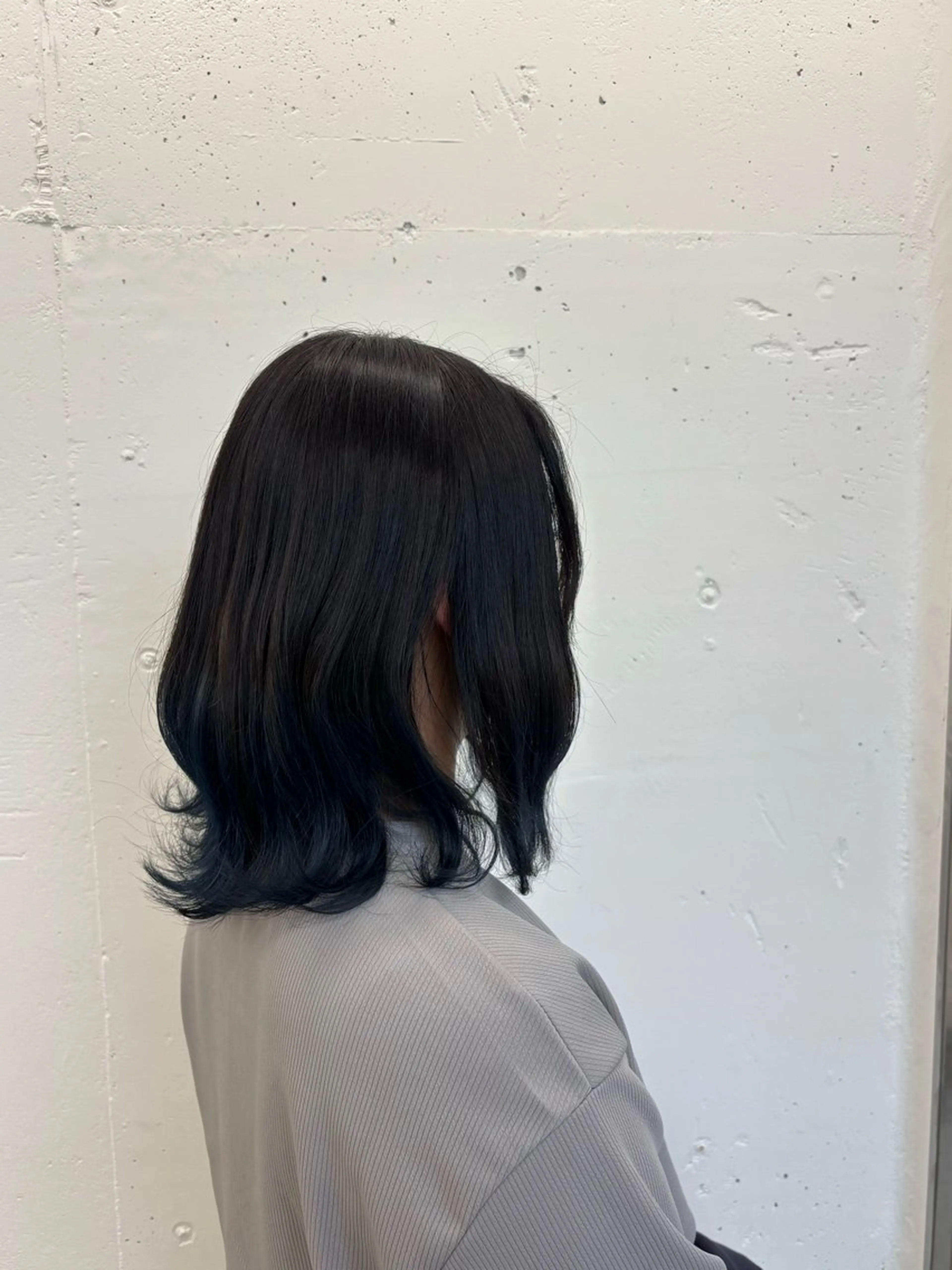 ミディアム カラー 黒髪 ブルーカラー ヘアカラー トリートメント ヘッドスパ 🌼あいり🌼 JILLSTUDIOのヘアスタイル