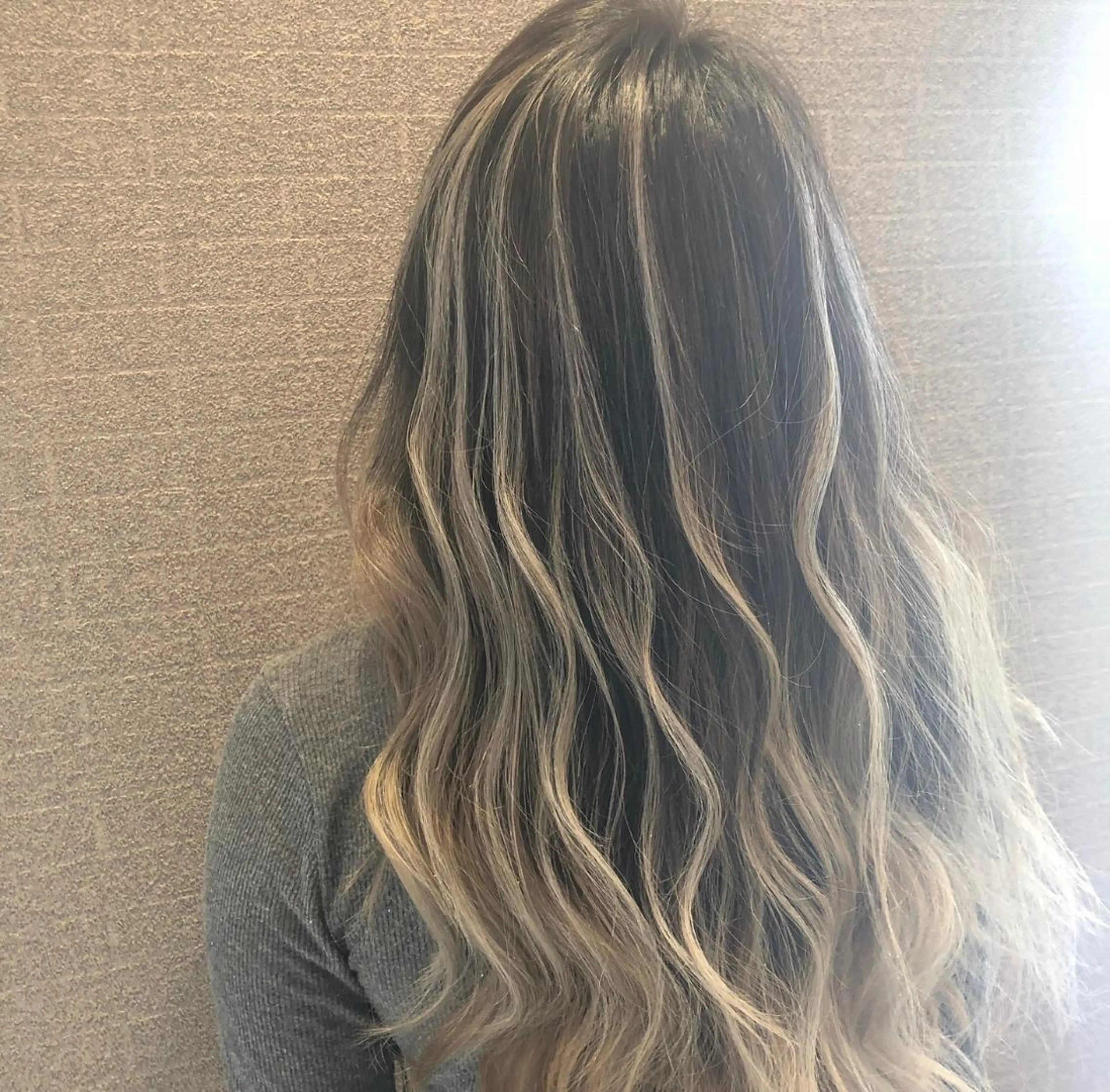 セミロング カラー ヘアアレンジ シールエクステ バレイヤージュ デザインカラー ハイライトカラー エクステ アンドウ ユウ/ レイヤーカット/韓国のヘアスタイル