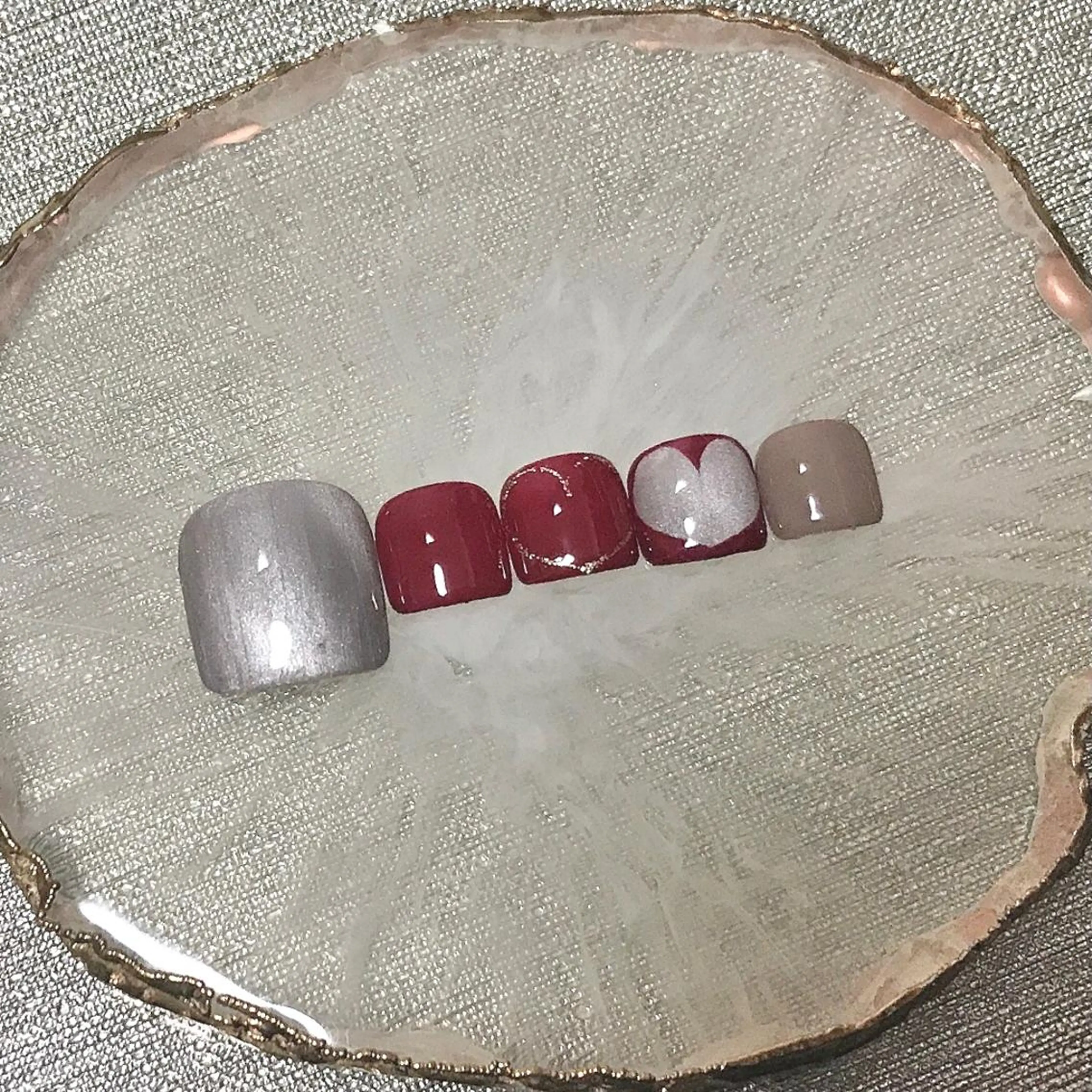 ネイル フットネイル ハート マグネットネイル ワンカラーネイル バレンタイン フットネイル ステラ marikominoのネイルデザイン