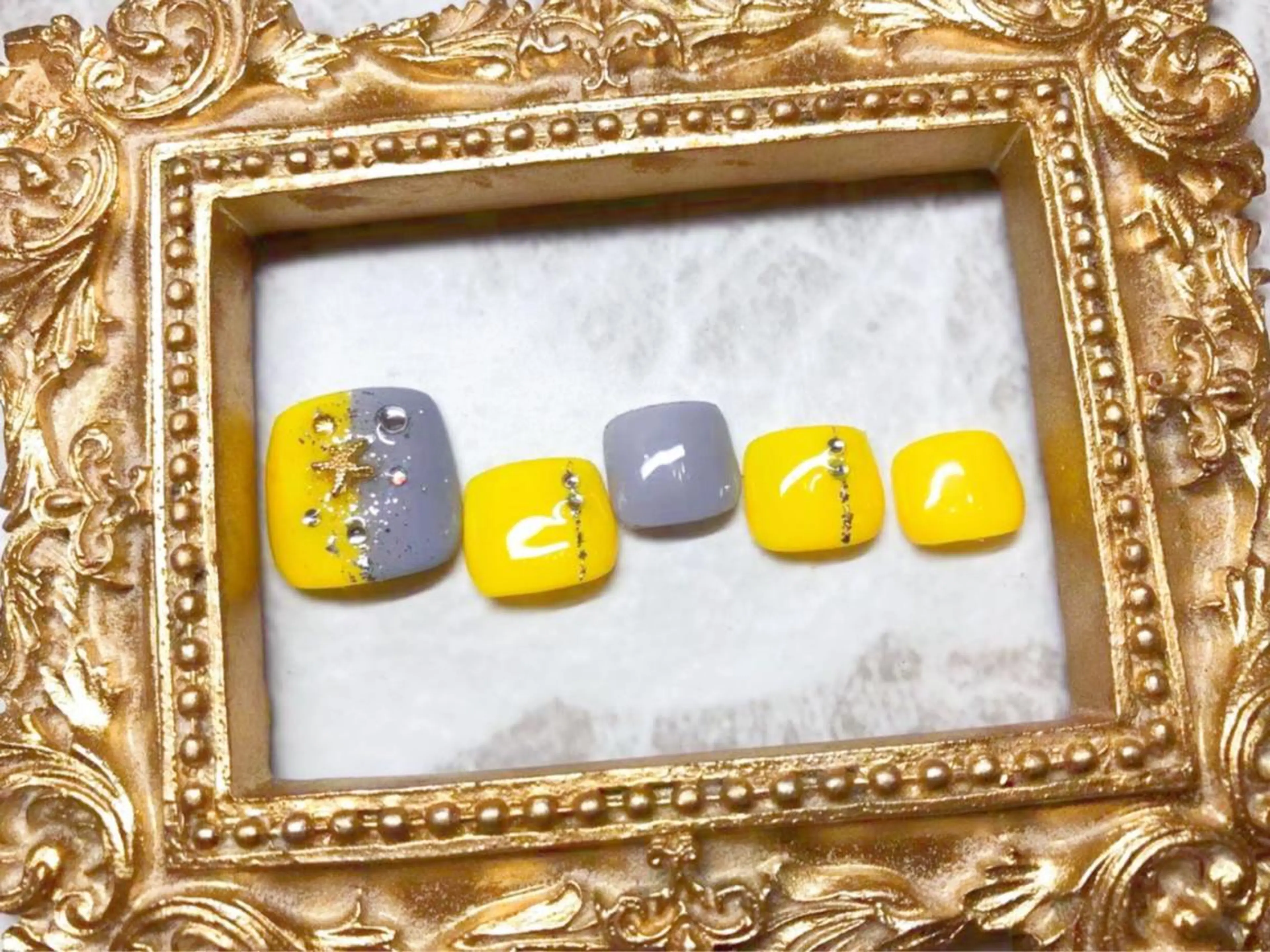 ネイル マジックミラー所属・マジック ミラーのネイルデザイン