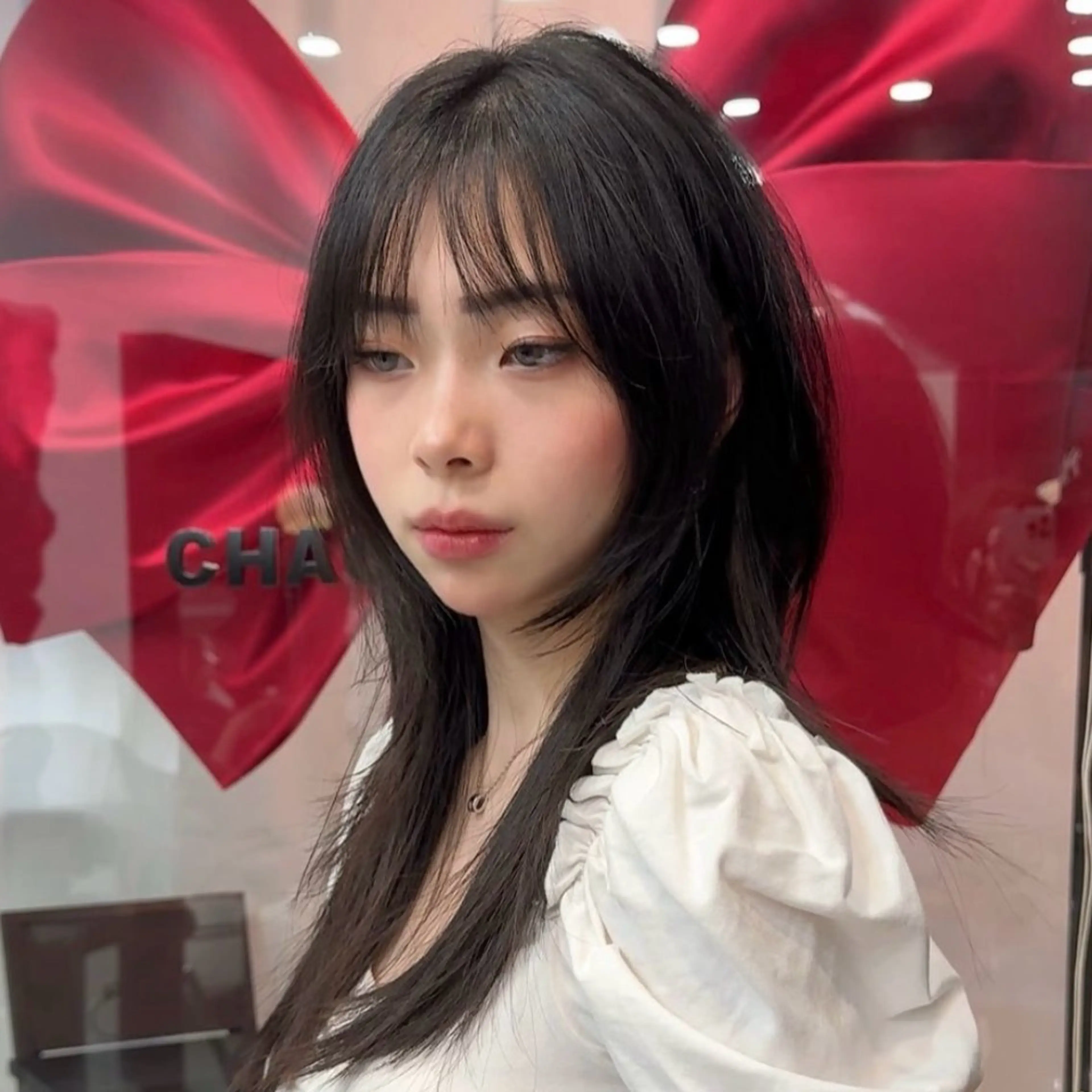 ミディアム SHIN レイヤーカットのヘアスタイル