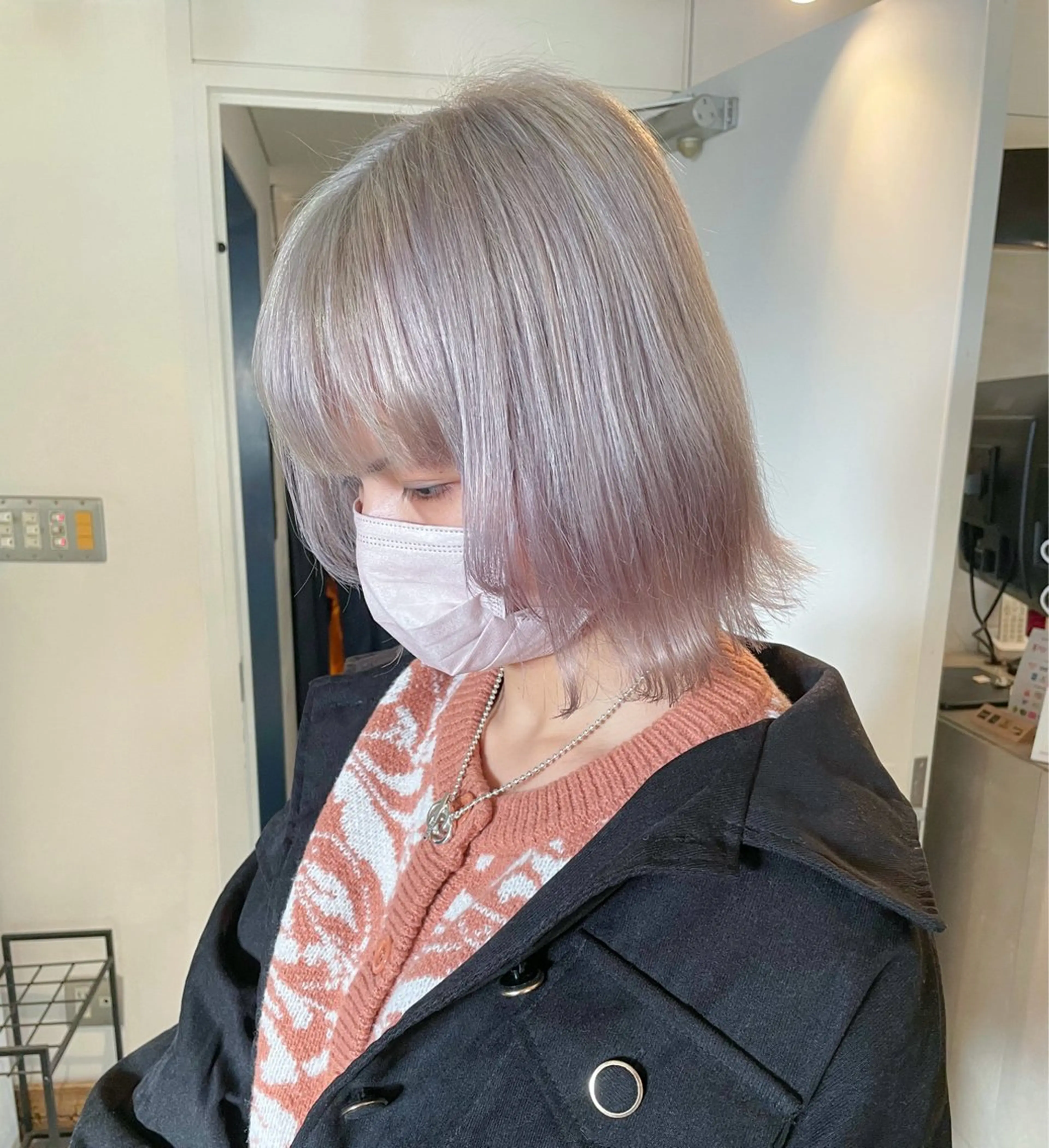 ミディアム カラー シルバー ホワイトシルバー ヘアカラー トリートメント ハイトーン/レイヤー /ケアブリーチ石川治のヘアスタイル