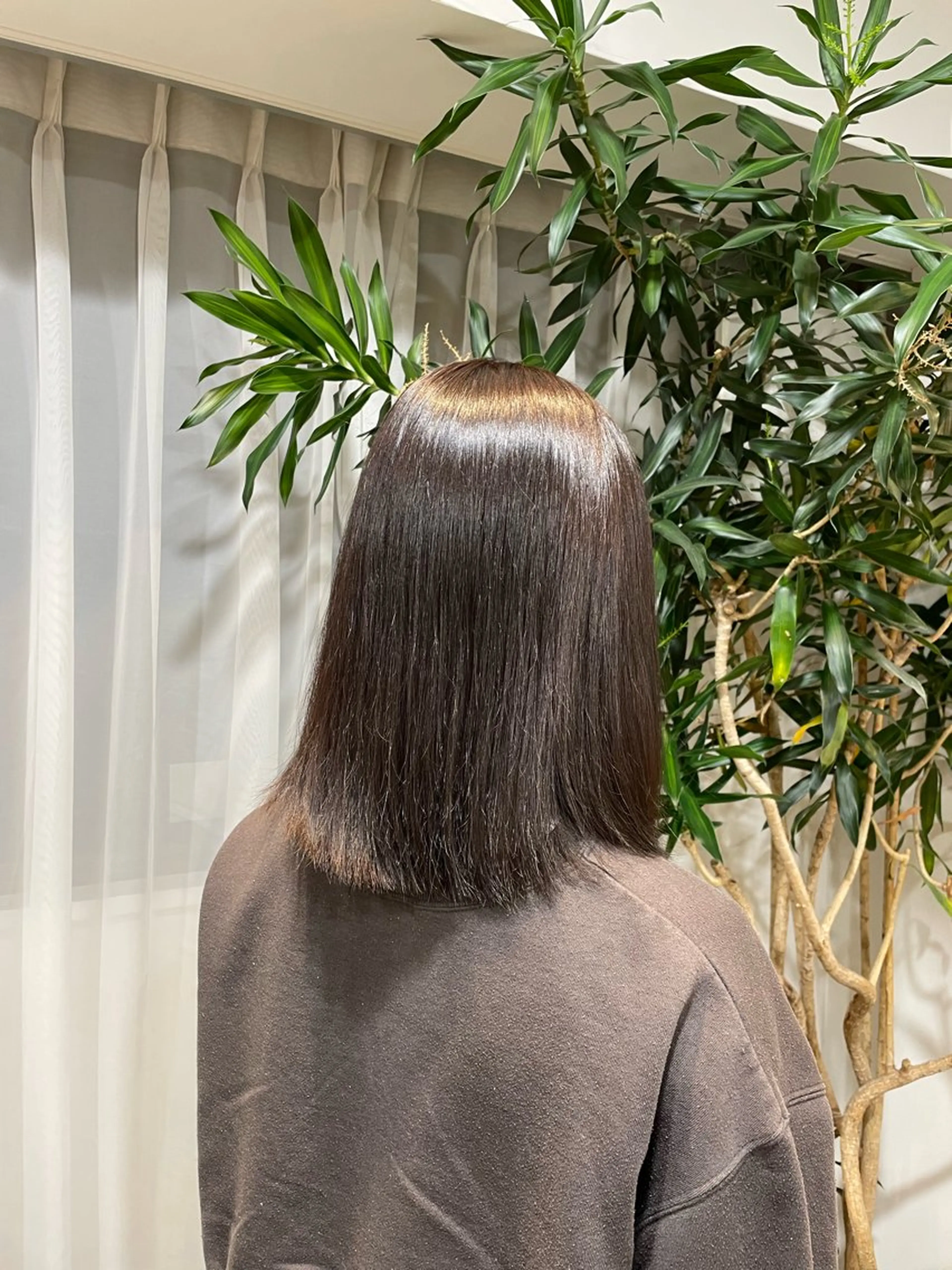 ミディアム カラー 山崎 彩音のヘアスタイル