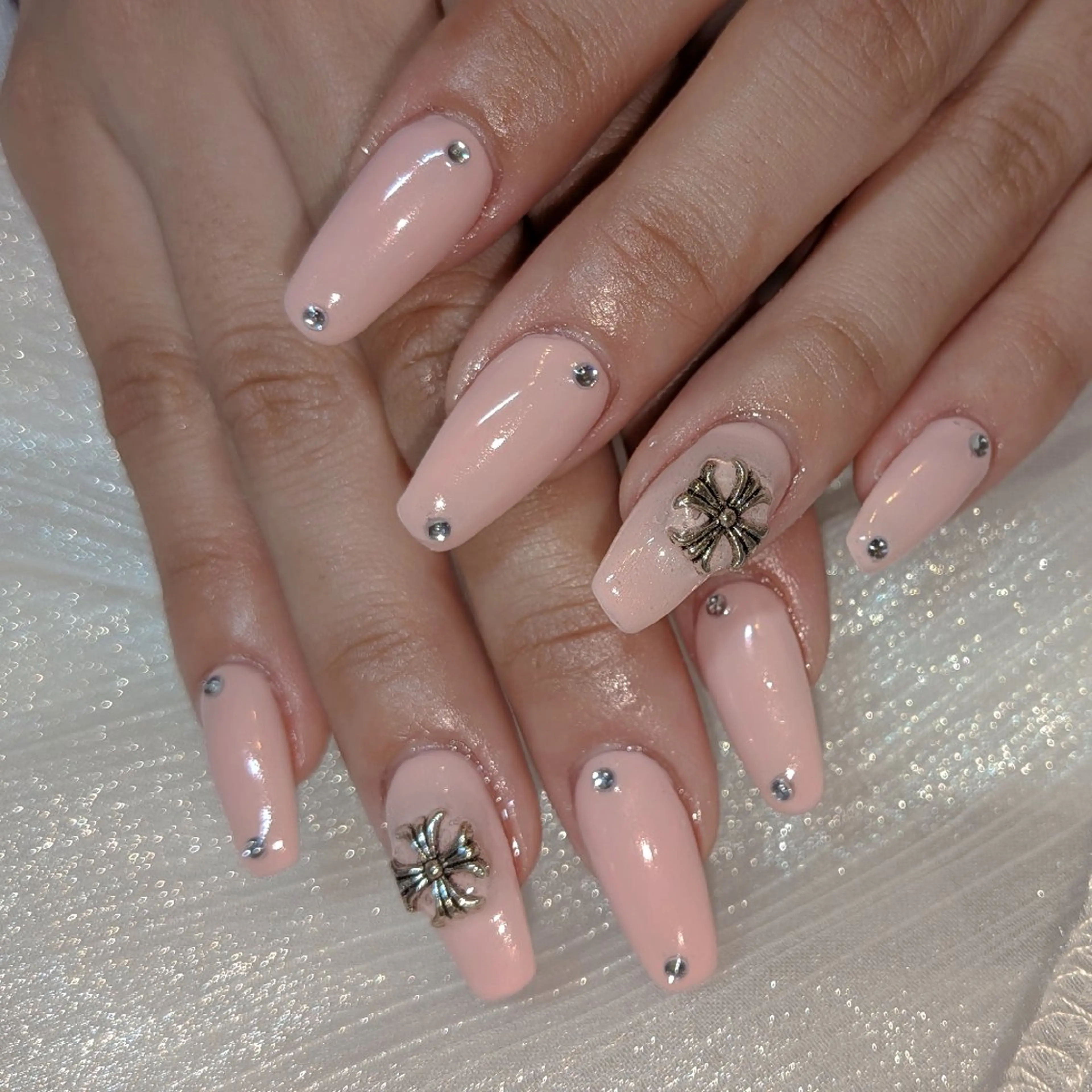 ネイル ハンドネイル ネイリストゆか💅 長さだし、深爪矯正のネイルデザイン