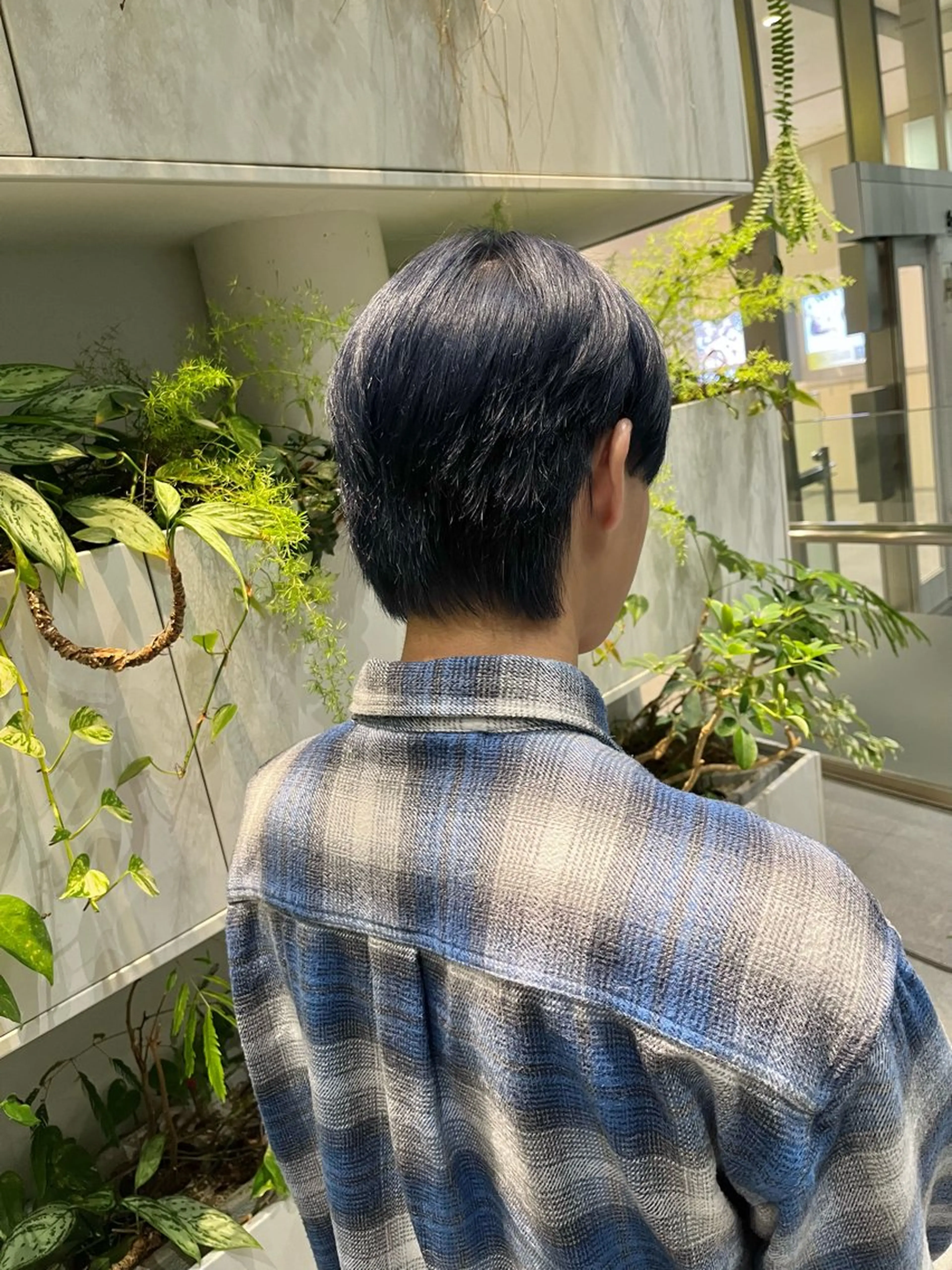 ショート カラー メンズ ブルーカラー ネイビーカラー カット ヘアカラー トリートメント くさかみさき🌼暖色 /耳つぼ/オタク🌼のヘアスタイル