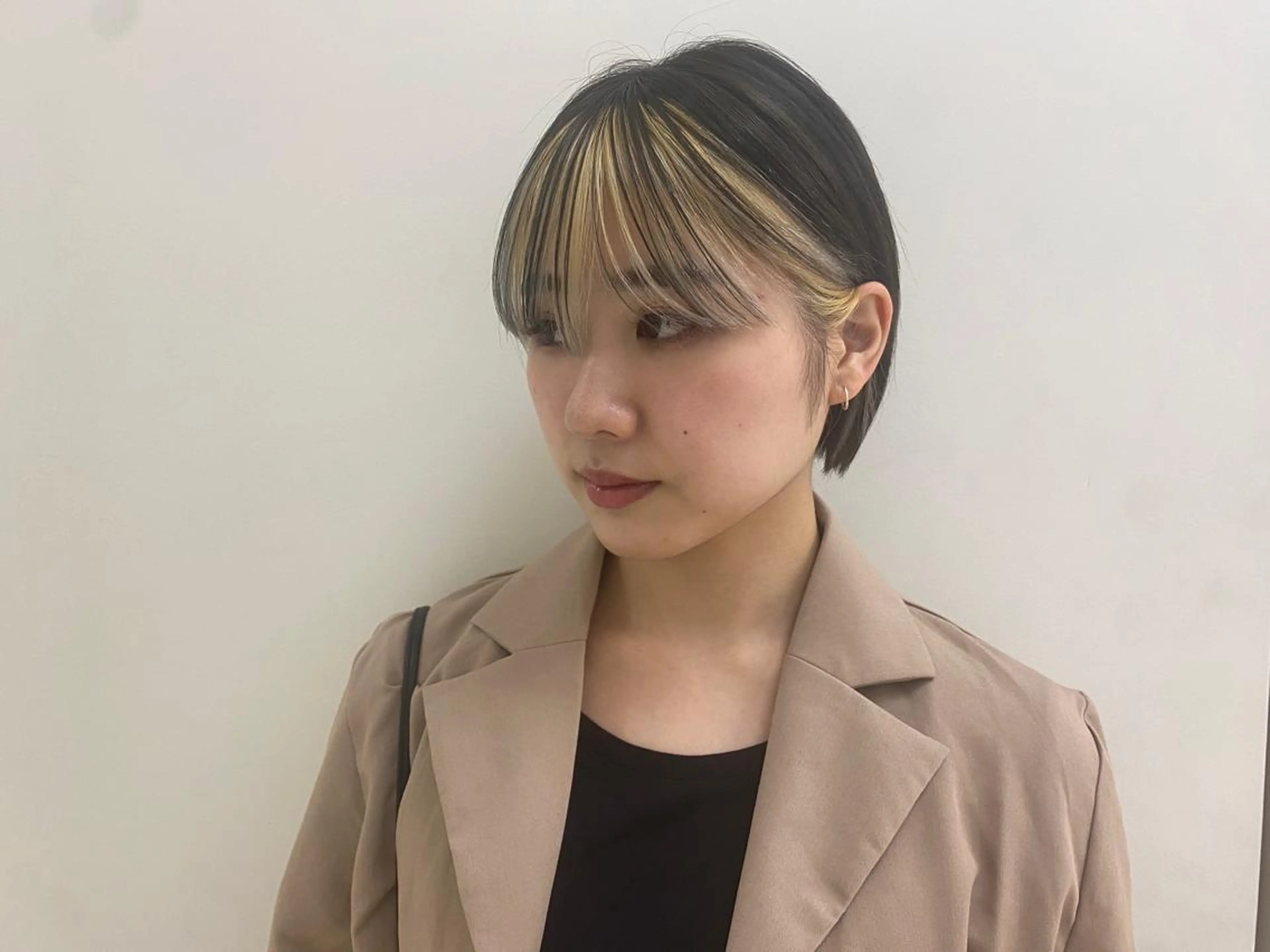 ショート カラー uchiyama kenのヘアスタイル