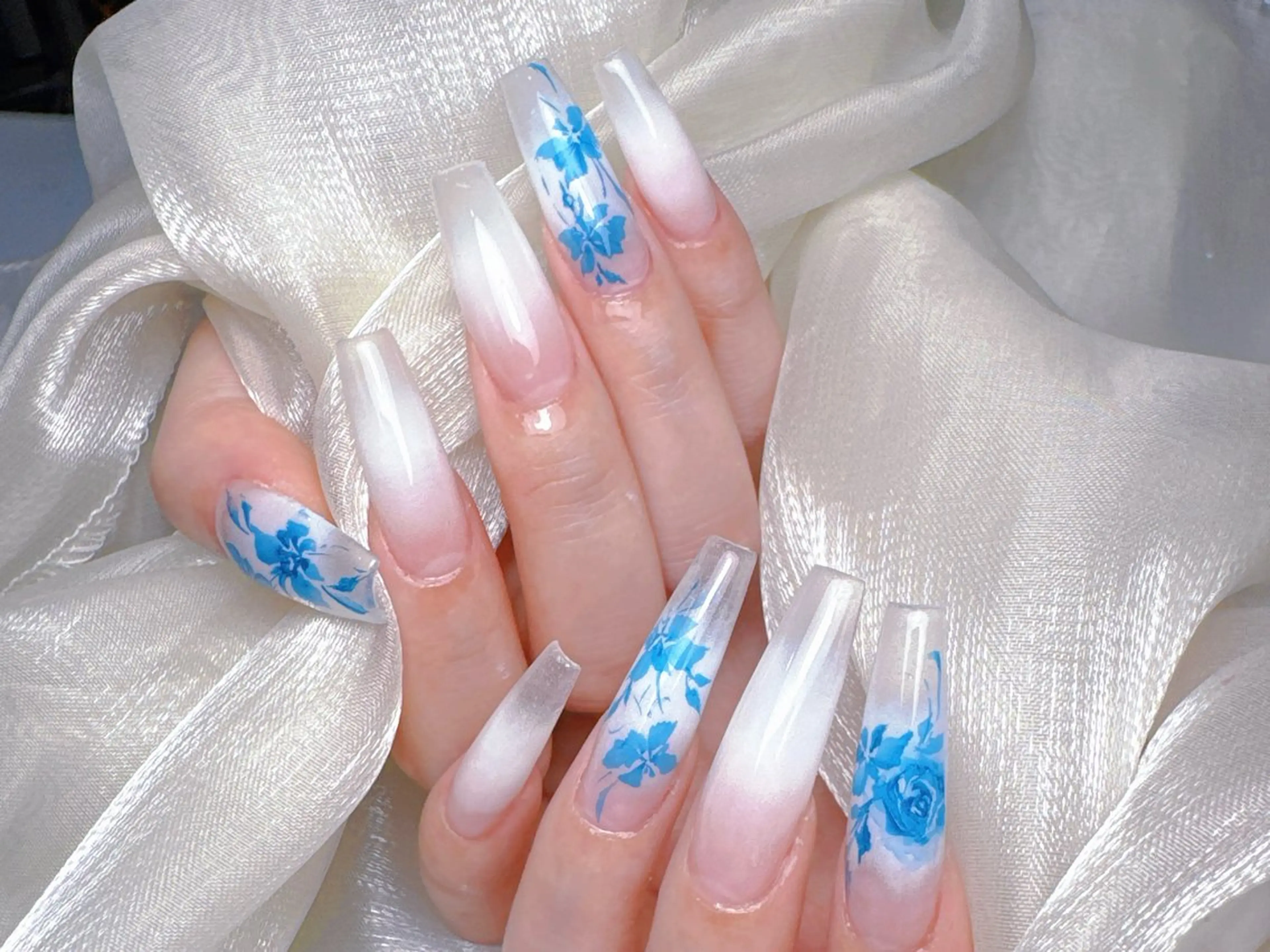 ネイル 長さ出し フレンチネイル ジェルネイル ガラスフレンチ 韓国ネイル HD Studioのネイルデザイン