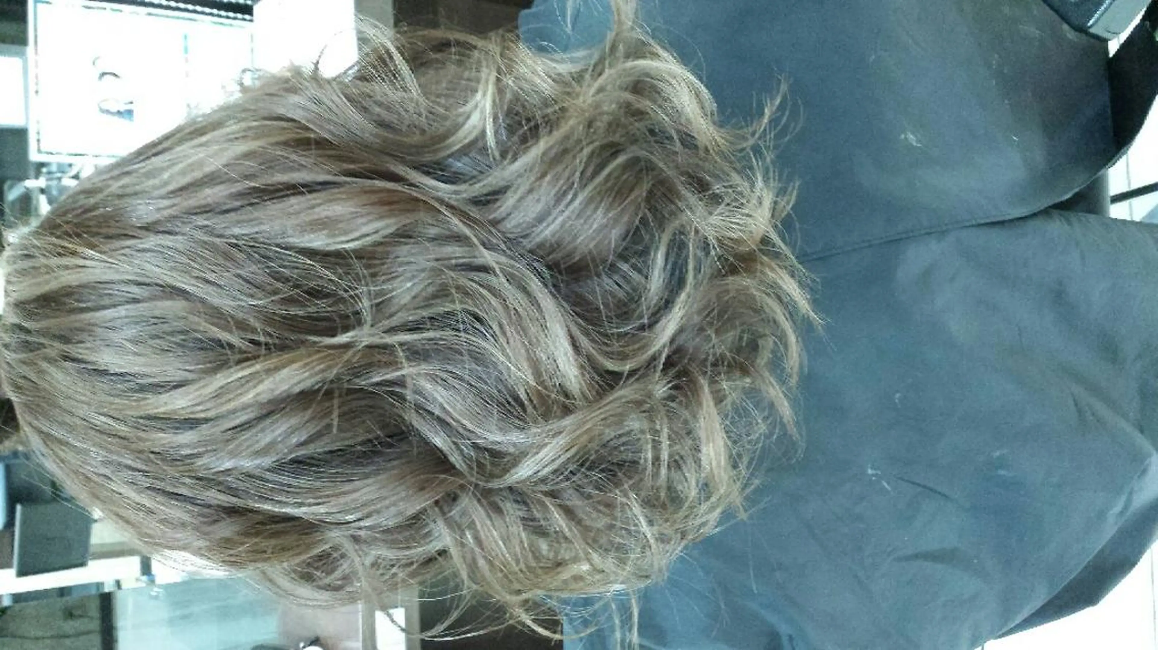 ミディアム カラー ブリーチ 透明感カラー ハイライトカラー ハイライト 大久保 隆蔵のヘアスタイル