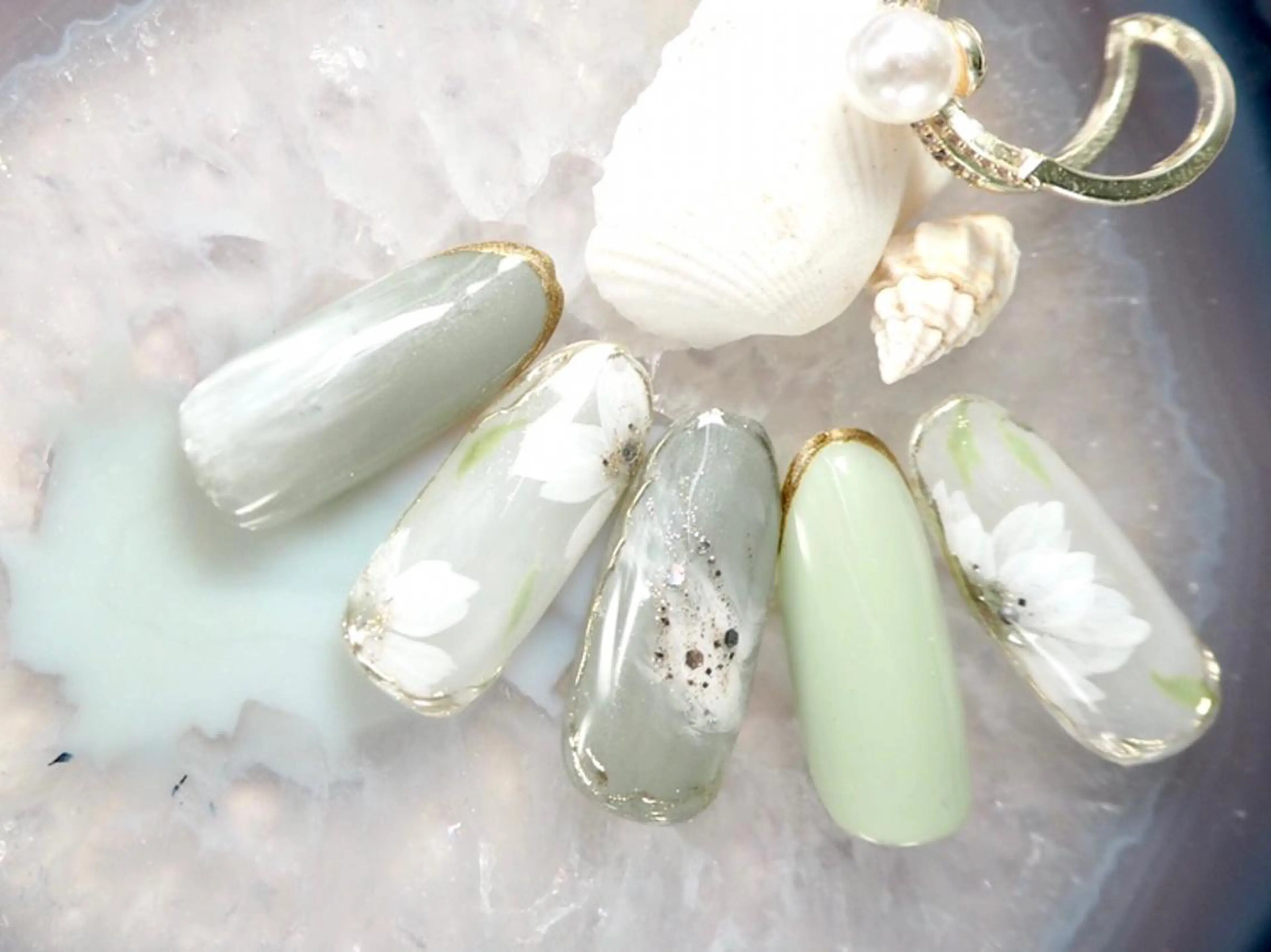 ネイル ハンドネイル ビューティーサロン ヘゼリヒのネイルデザイン