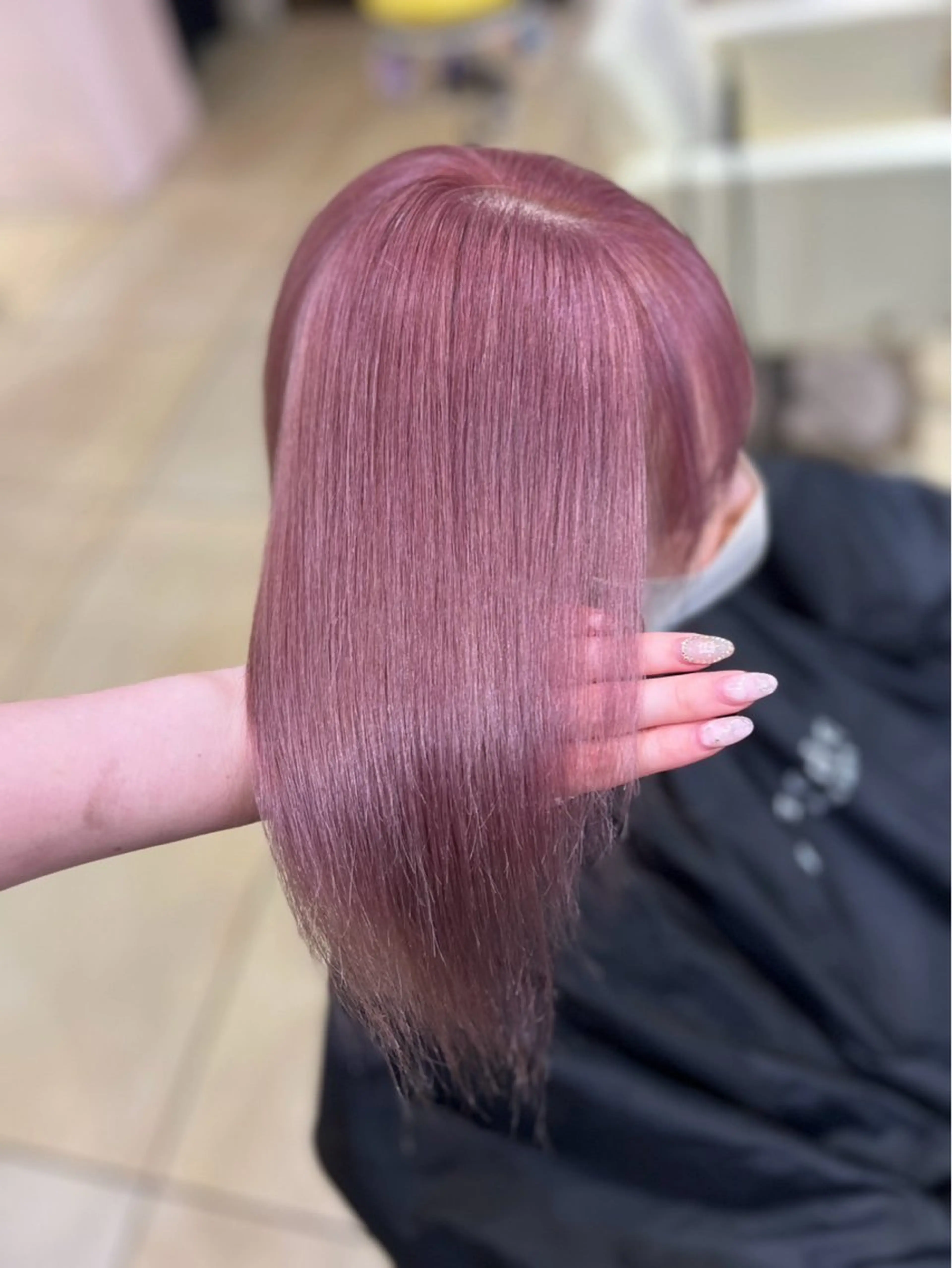 カラー ピンクカラー ホワイトピンク ヘアカラー ハイトーン×推し カラー💫Miyuのヘアスタイル