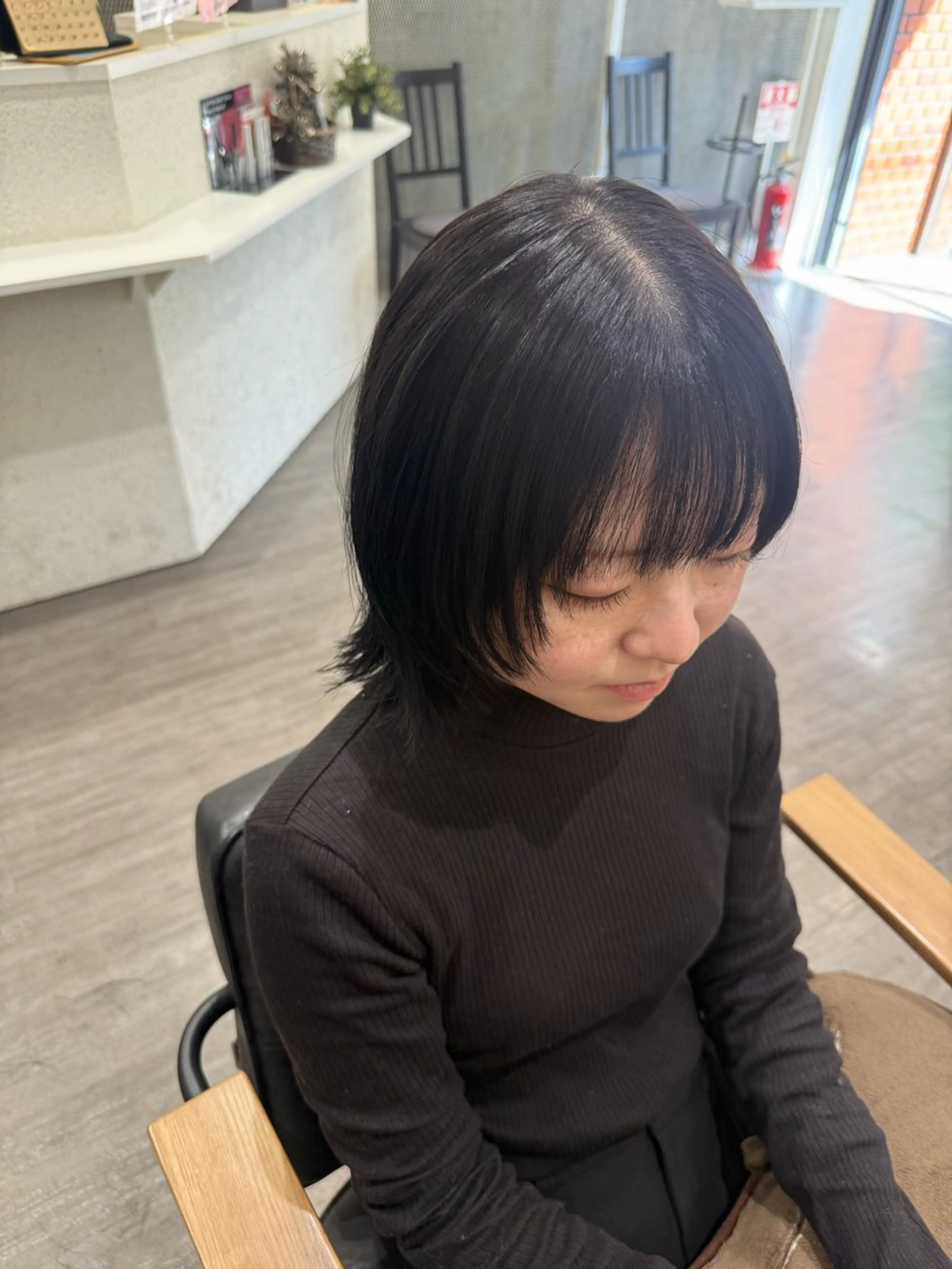 ミディアム カラー 黒髪 ブルーカラー ブルーブラック レイヤーカット ウルフカット カット ヘアカラー トリートメント 艶髪レイヤー上田 紗也🇰🇷💗のヘアスタイル