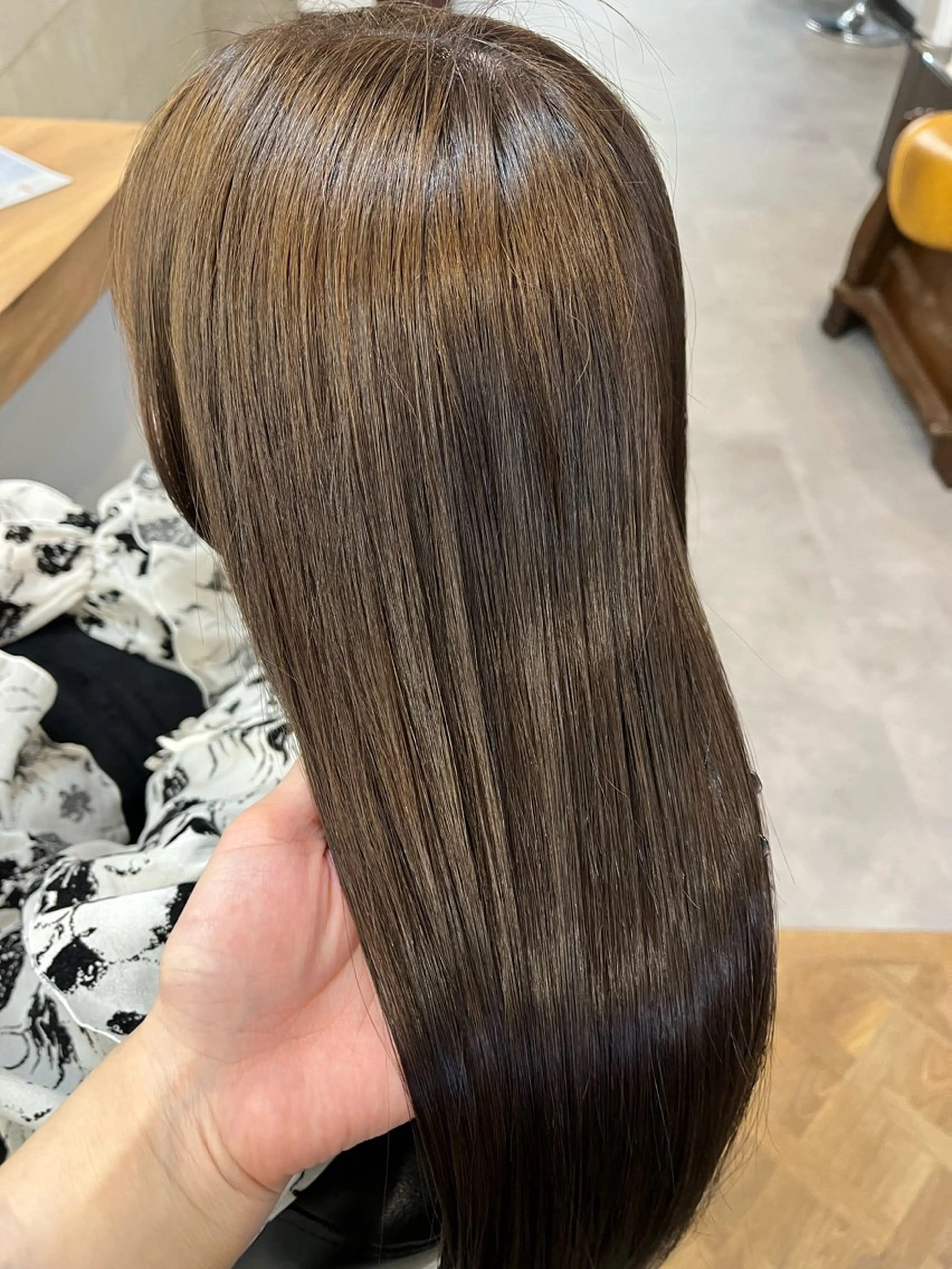 ロング カラー ベージュカラー トリートメント ヘアカラー トリートメント 黒川 綾音のヘアスタイル