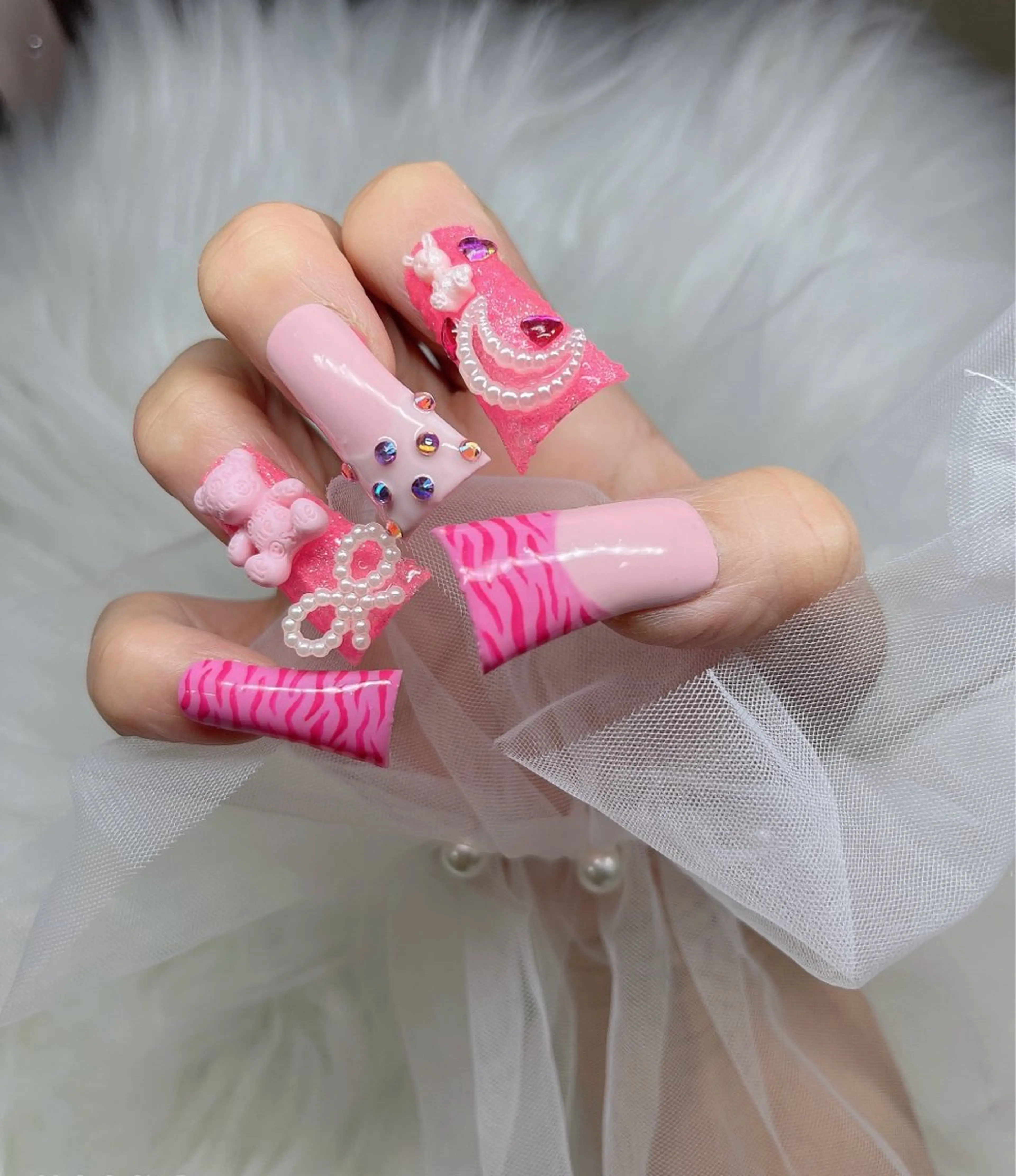 ネイル ハンドネイル YOLO NAILのネイルデザイン