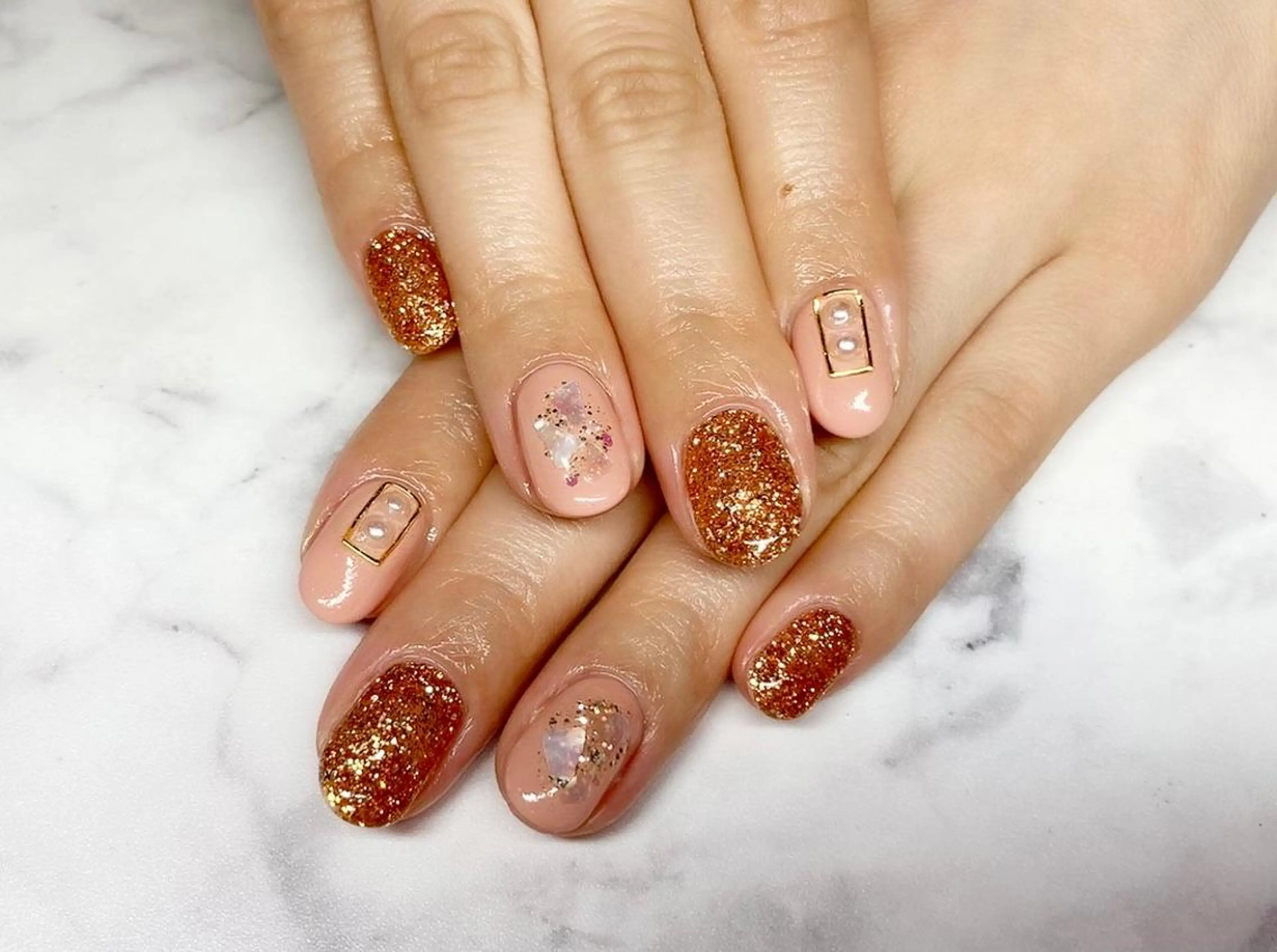 ネイル ジェルネイル ニュアンスネイル パラジェル ハンドネイル Nail&eye Belire 新宿のネイルデザイン