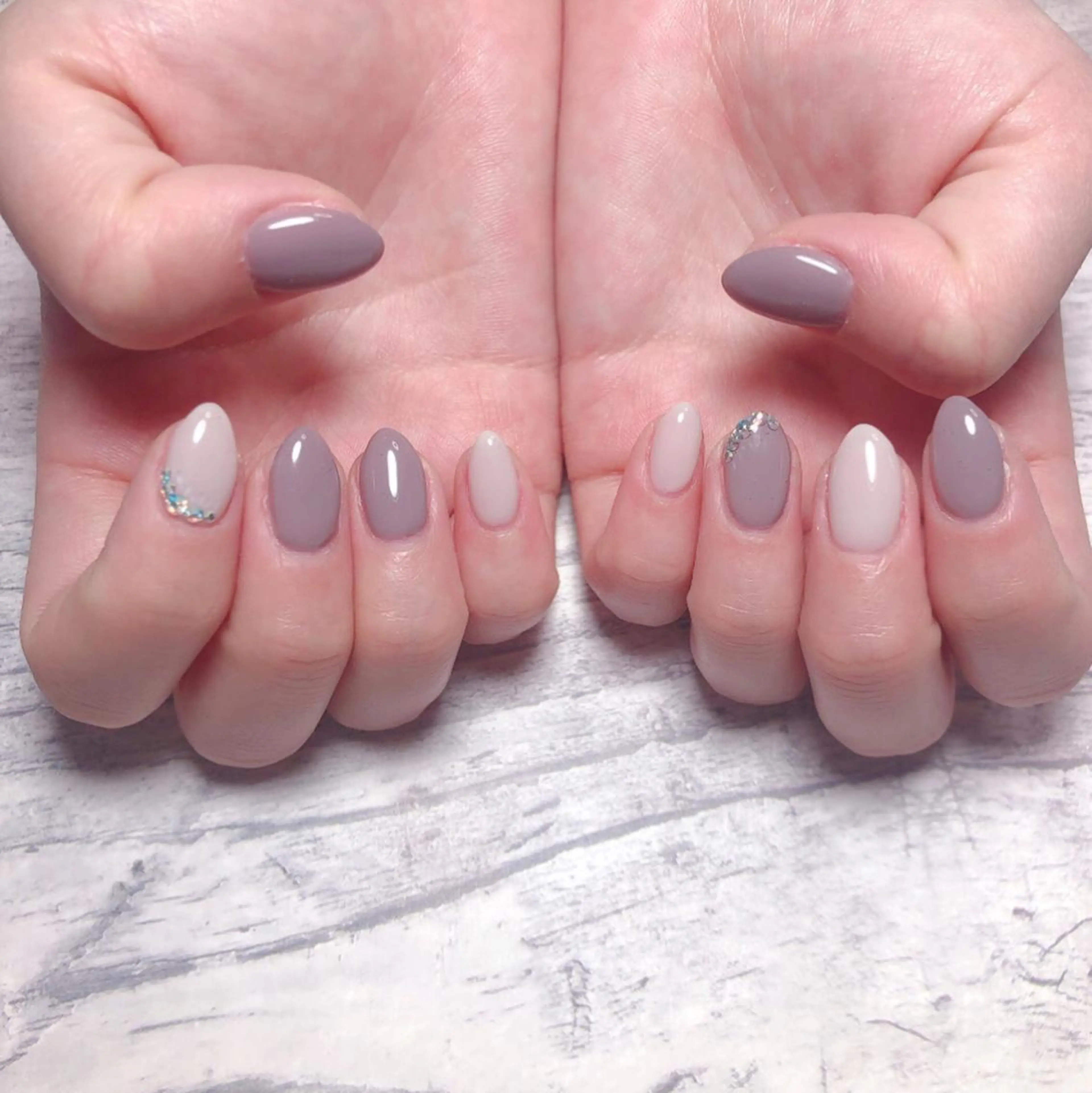 ネイル ストーンネイル 個室ネイルサロンDolly  Girl〜ドーリーガール〜所属・DollyGirl KYOKOのネイルデザイン