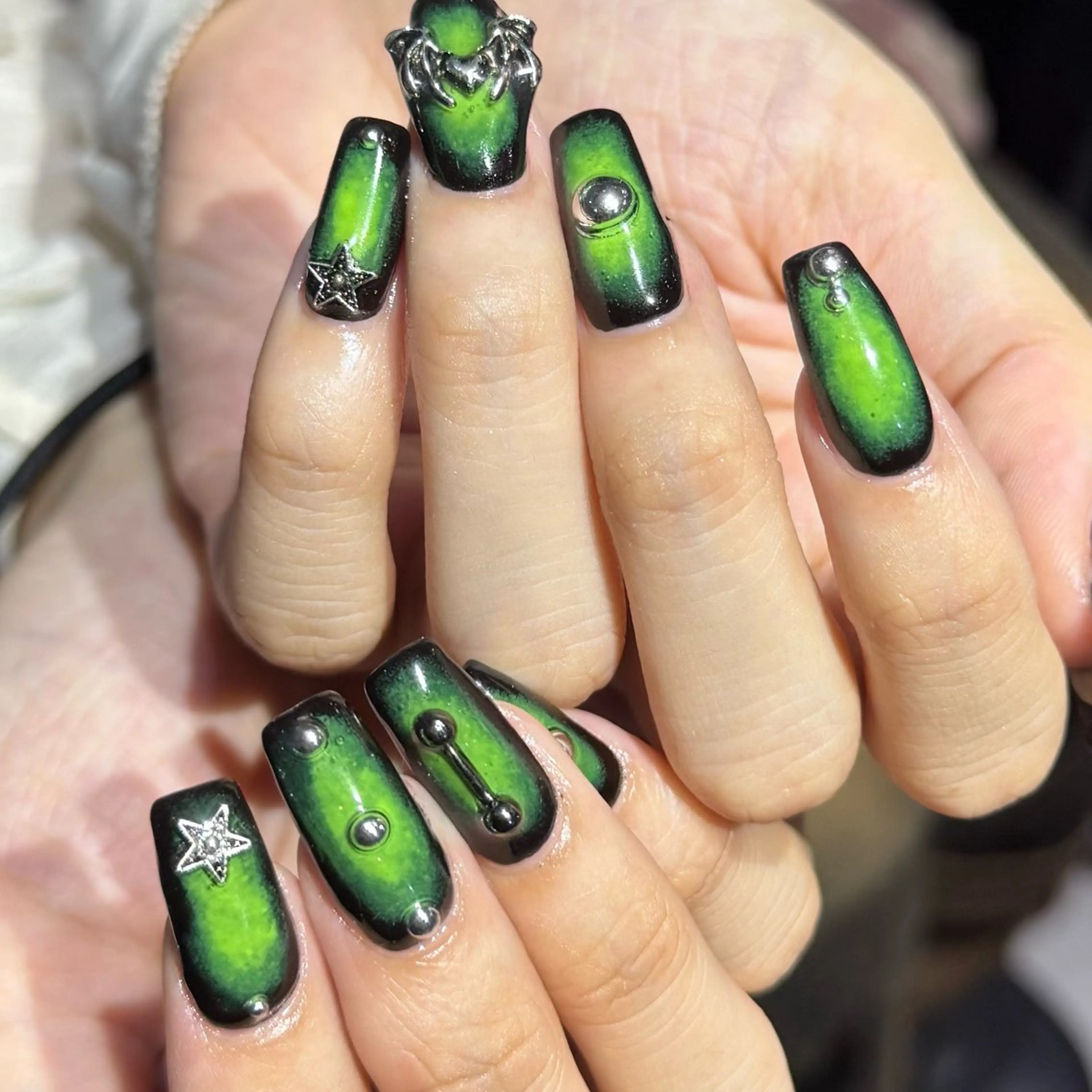 ミディアム 小川 柚香のネイルデザイン