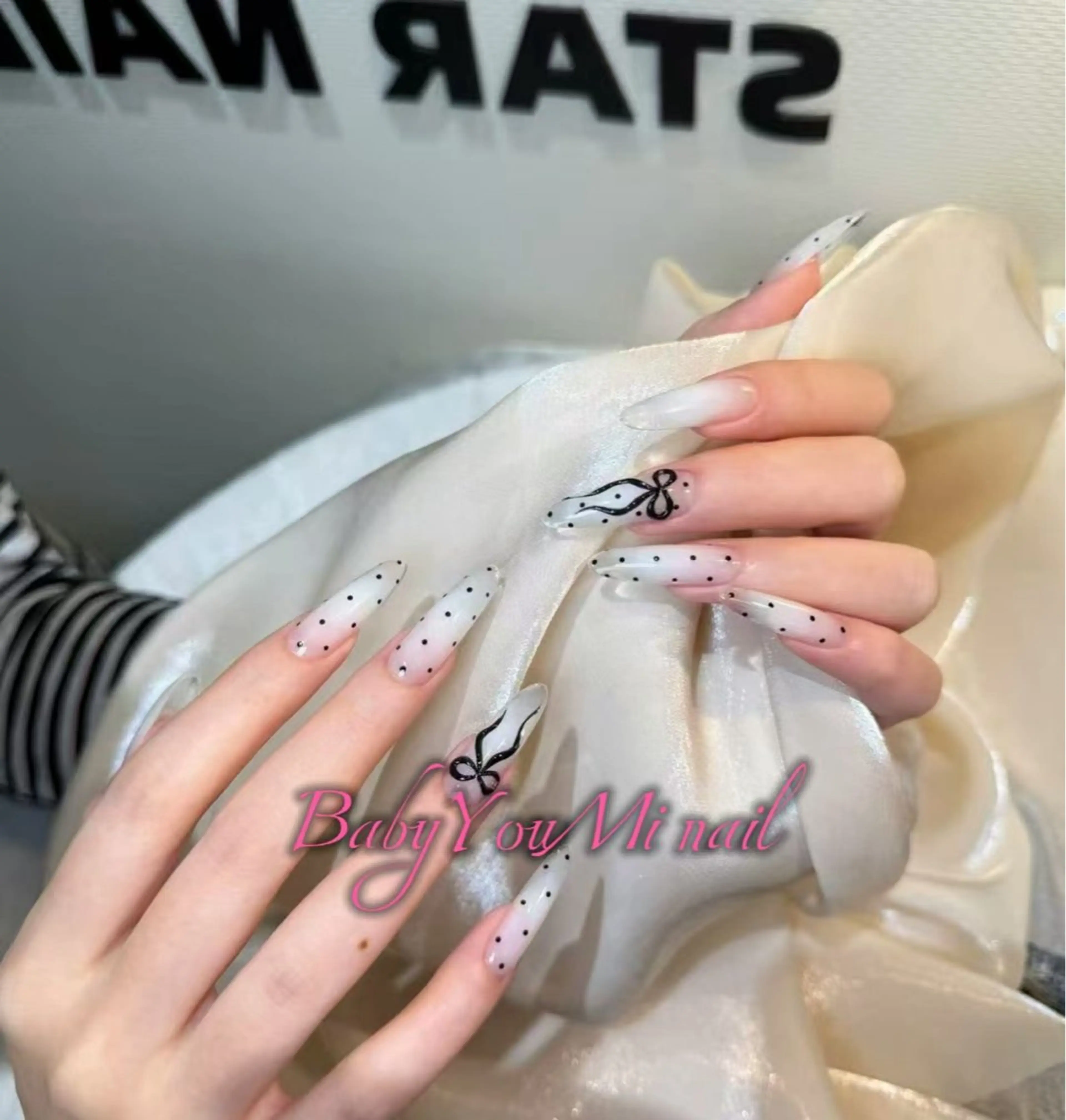 ネイル オーロラネイル フラワーネイル フットネイル フレンチネイル ジェルネイル ハンドネイル 相沢 さやかのネイルデザイン