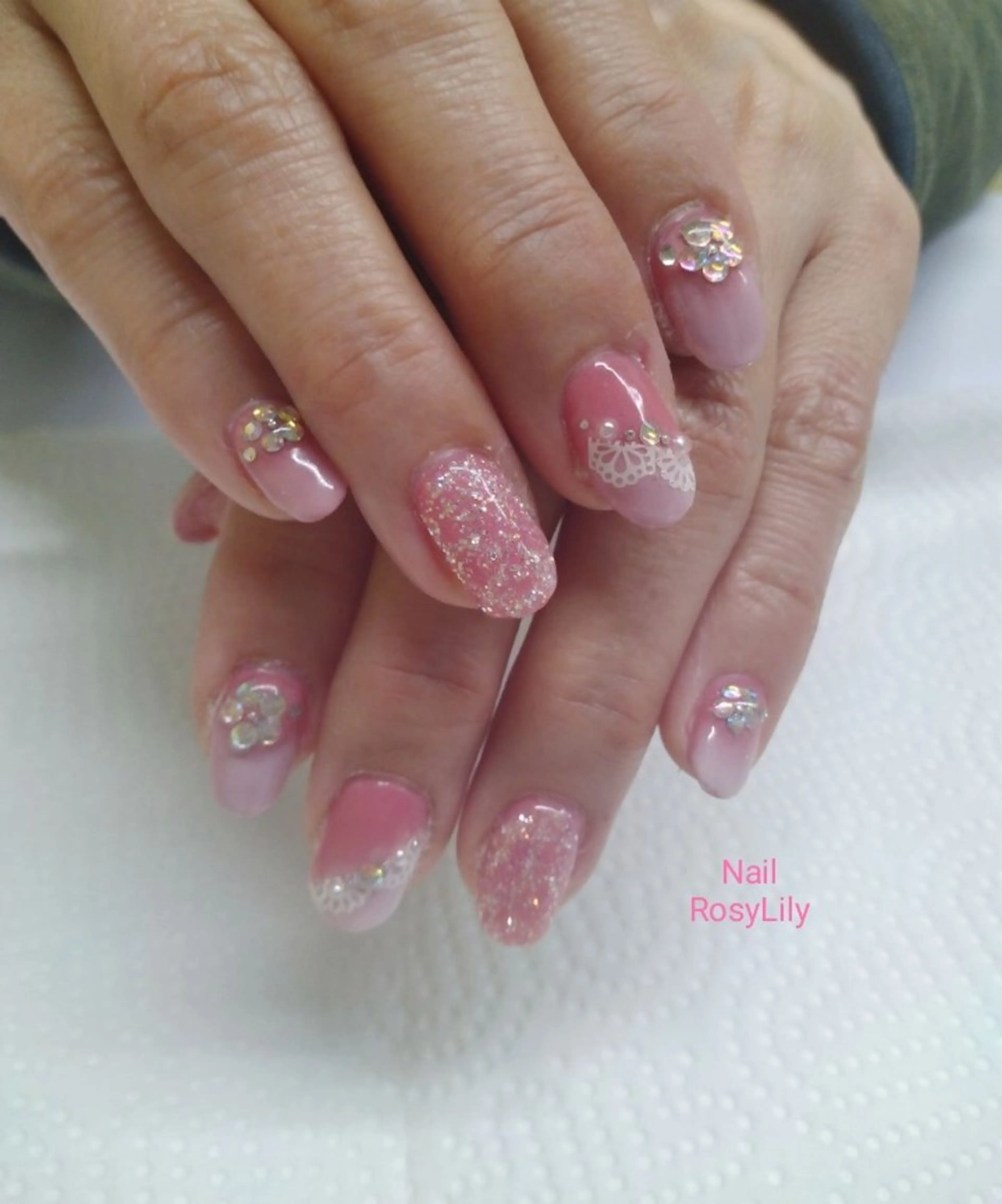 ネイル レース ピンク プライベートサロン RosyLily所属・プライベートサロン Rosy Lilyのネイルデザイン