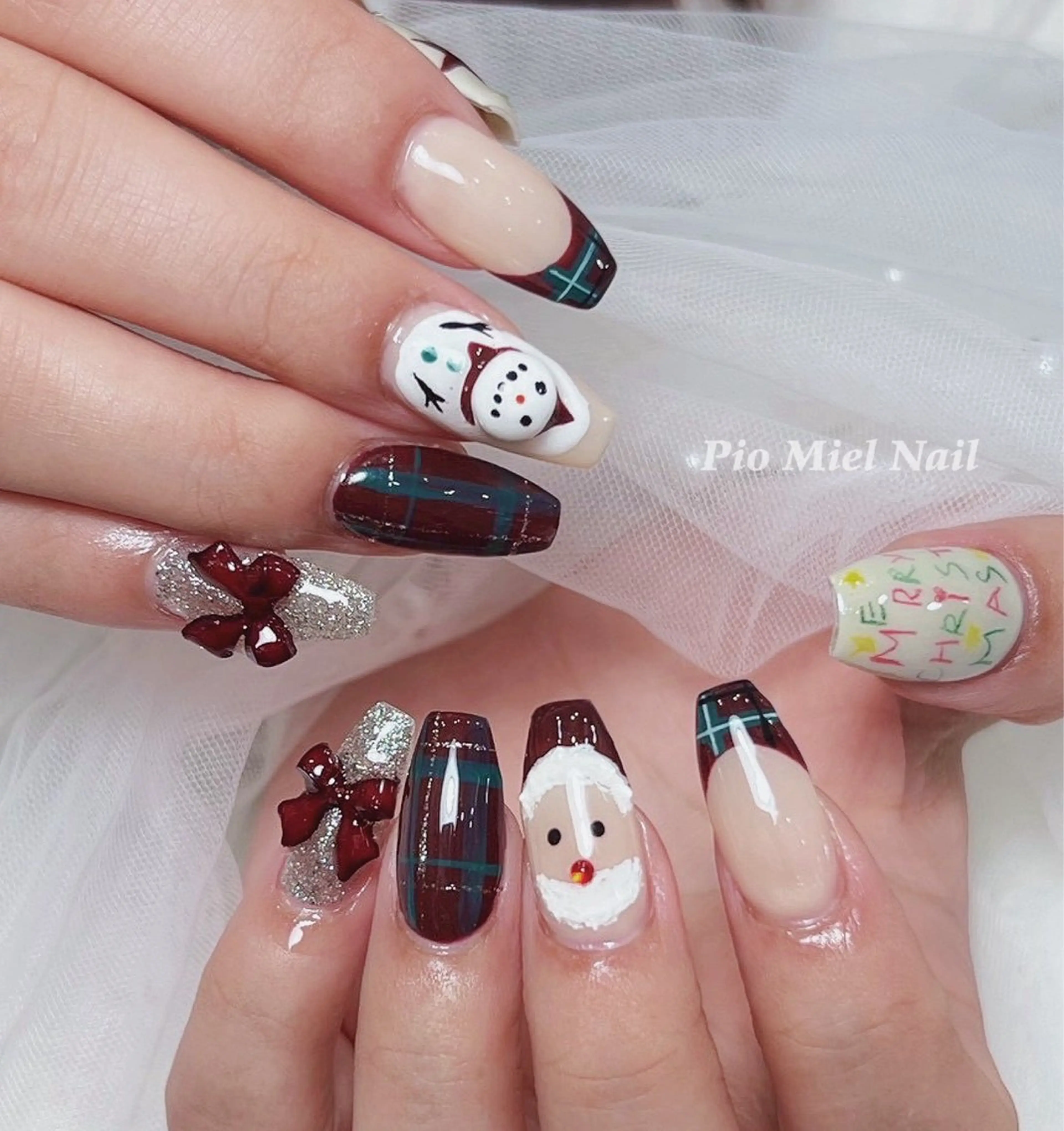 ネイル ニュアンスネイル ワンホンネイル 冬ネイル クリスマス ハンドネイル HANA 長さだしのネイルデザイン