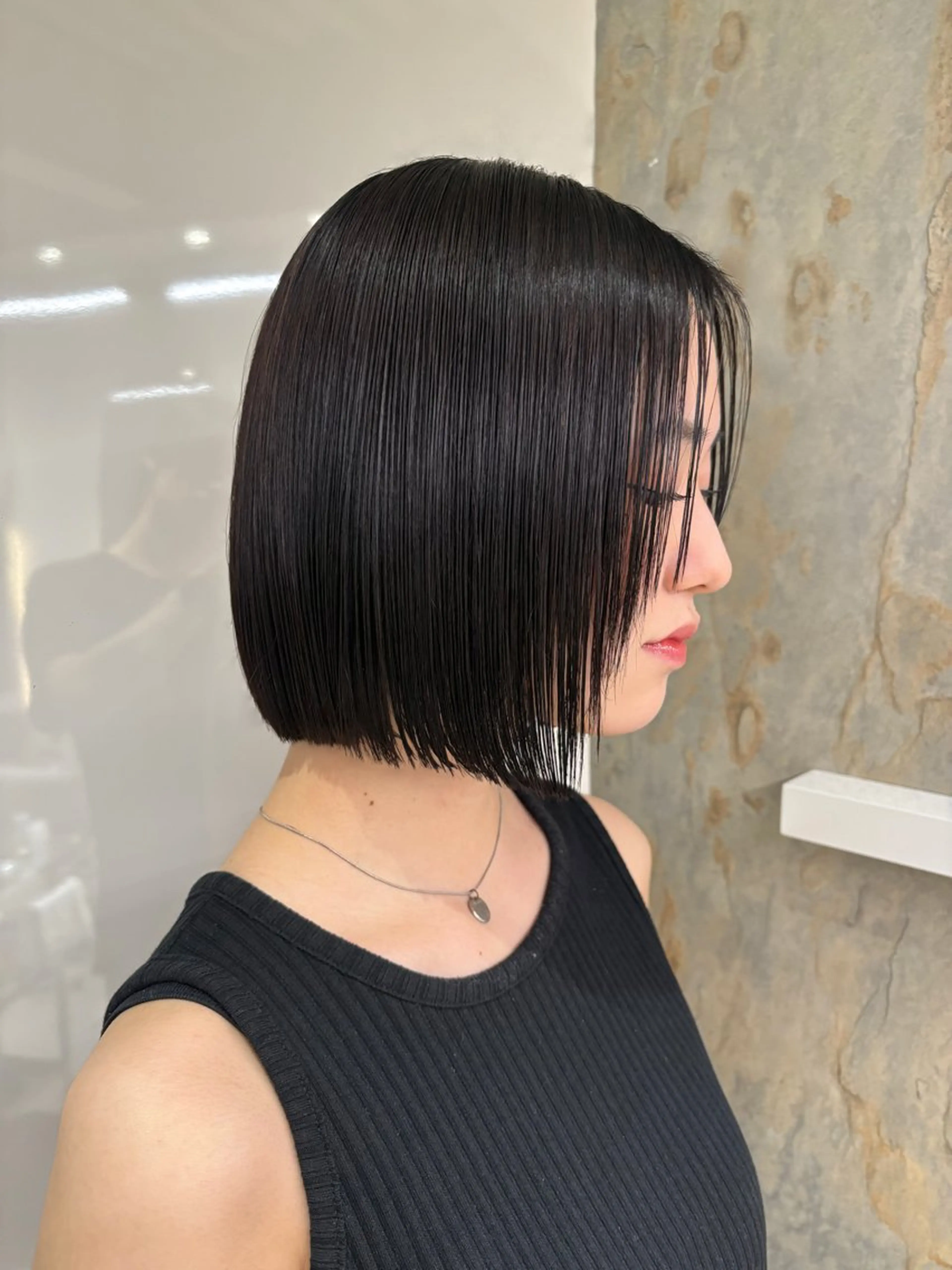 ミディアム カラー 切りっぱなしボブ ボブ ケアブリーチカラー 橋本一輝のヘアスタイル