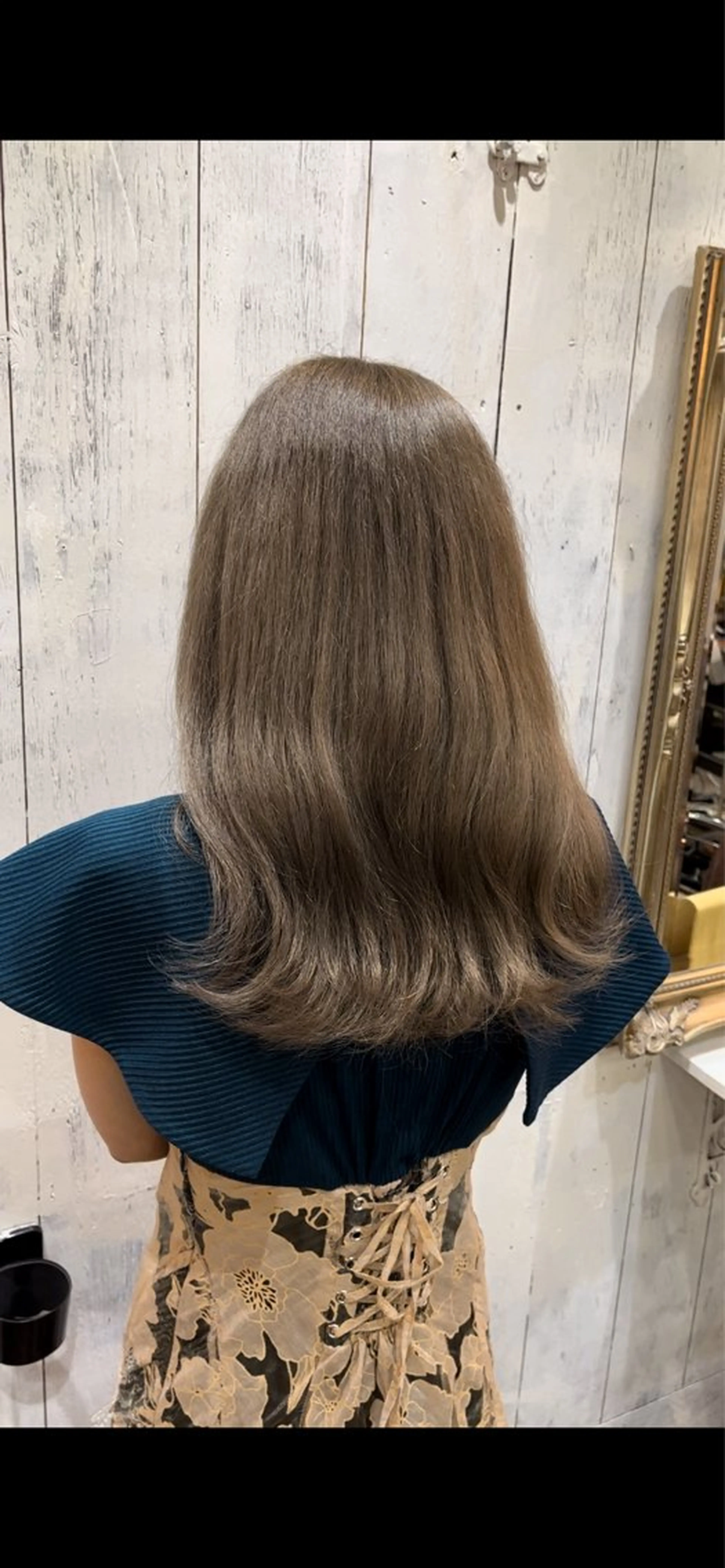 セミロング カラー ヘアアレンジ アッシュ ベージュカラー ブリーチ グレージュ ミルクティーベージュ 🧸柔らかいベージュ カラー🧸氏家達哉のヘアスタイル