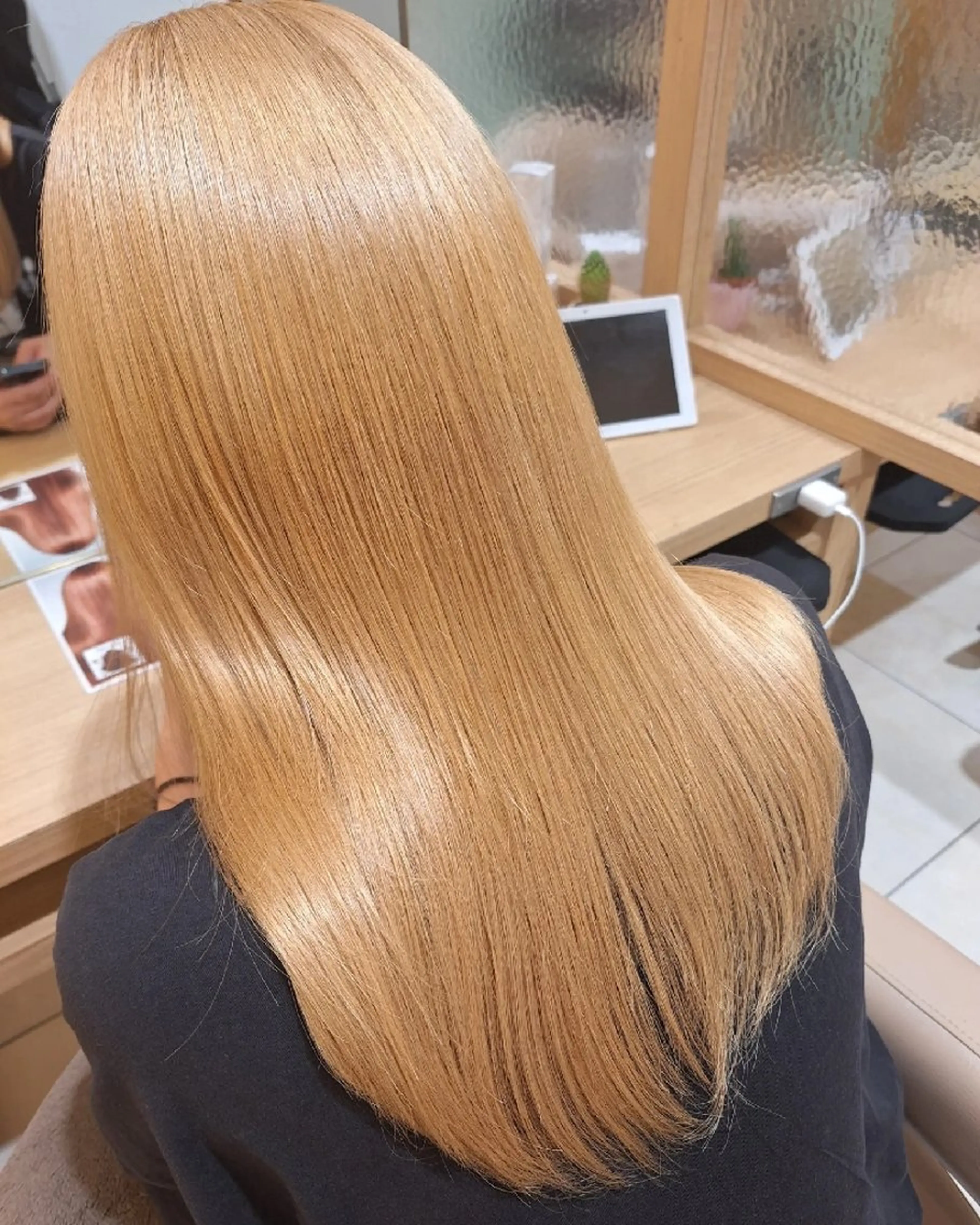 セミロング 艶髪縮毛矯正🪽💫 安田彩愛のヘアスタイル